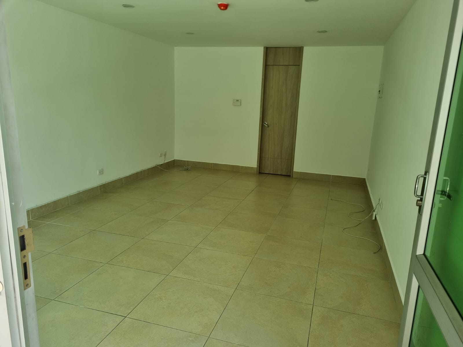 se vende local en el sector de laureles (4).jpg