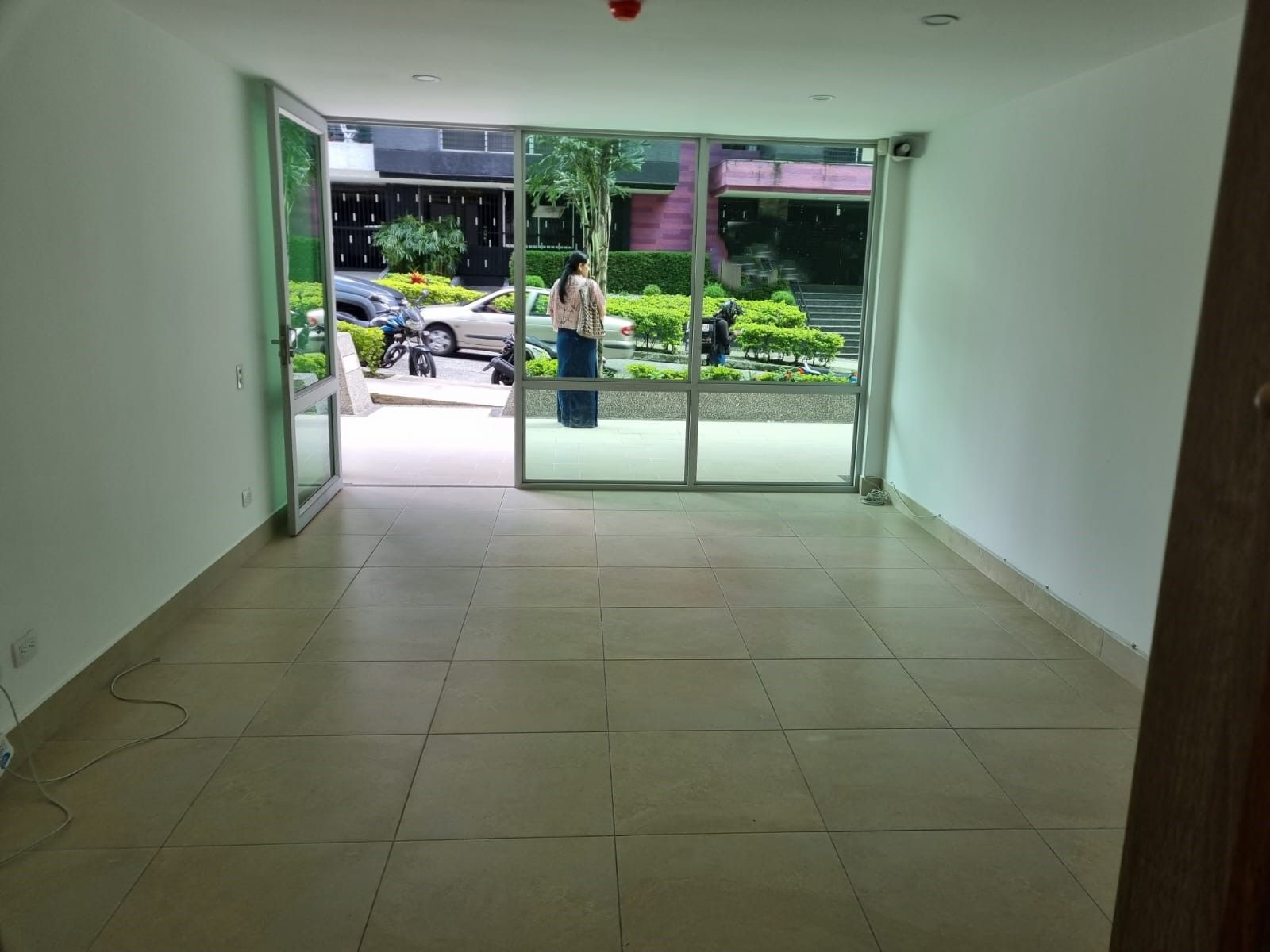 se vende local en laureles (3).jpg