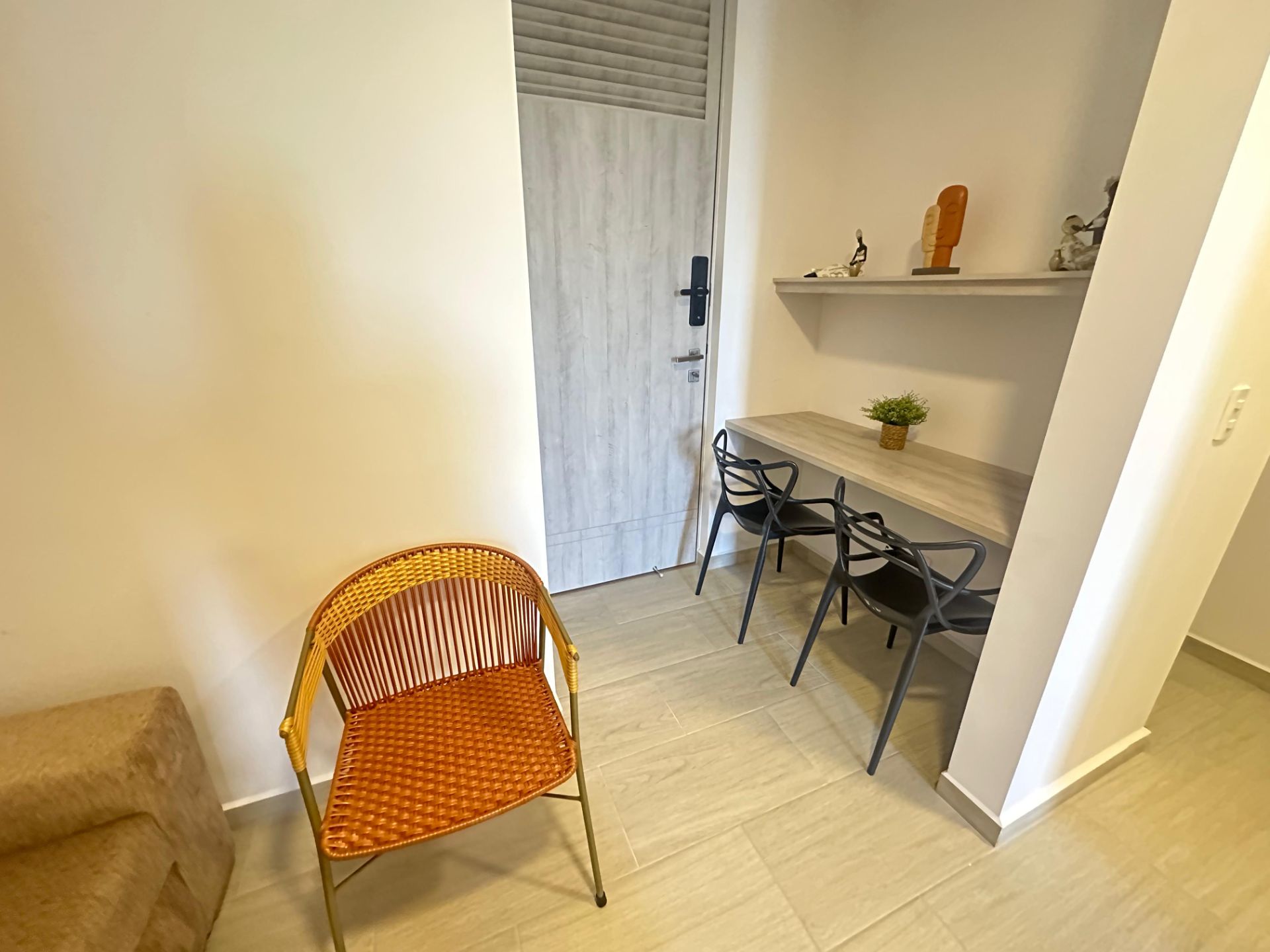 hermoso apartaestudio amoblado en barrio laureles alquiler por noches  (2).jpg