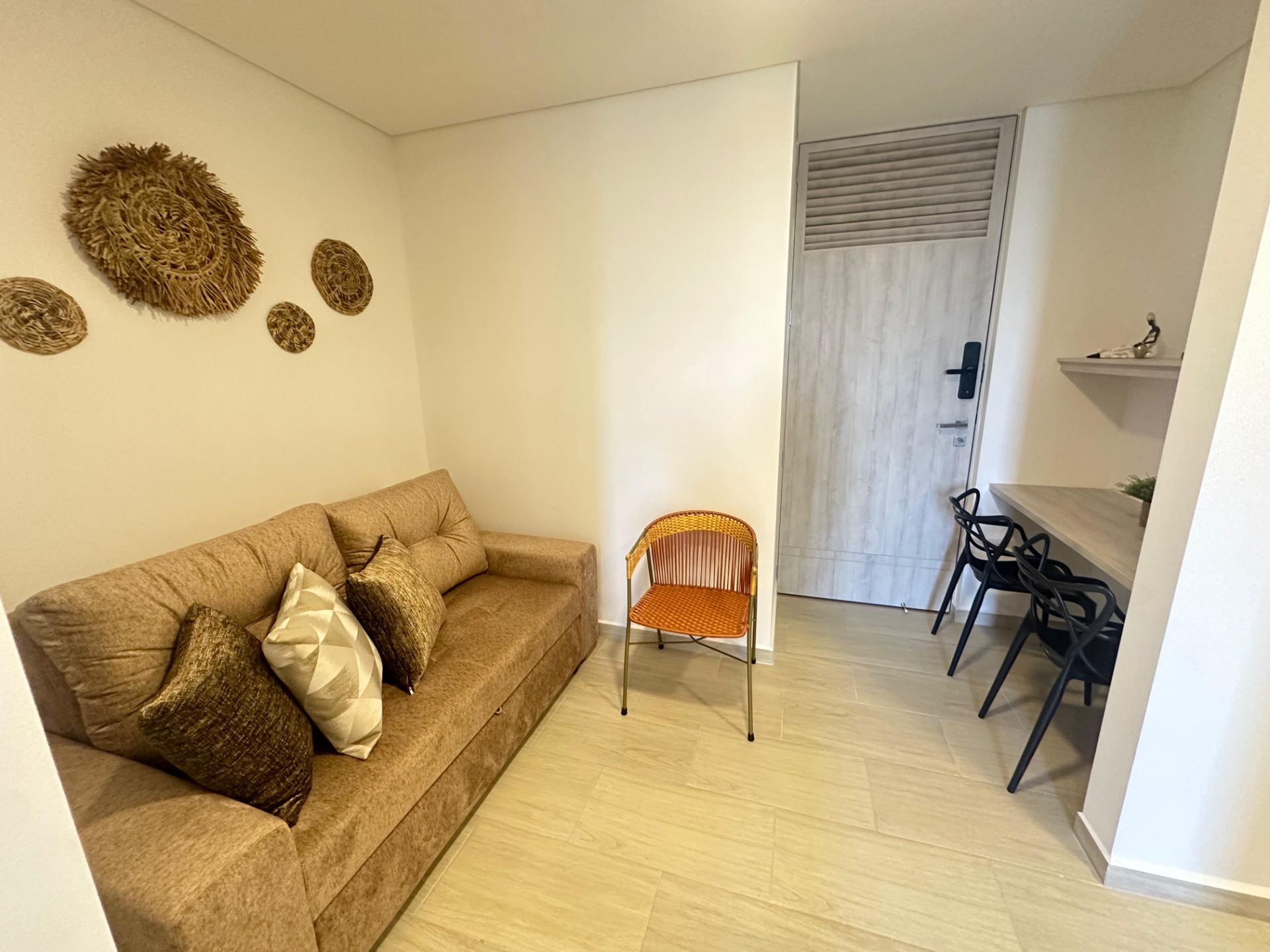 hermoso apartaestudio amoblado en barrio laureles alquiler por noches  (1).jpg