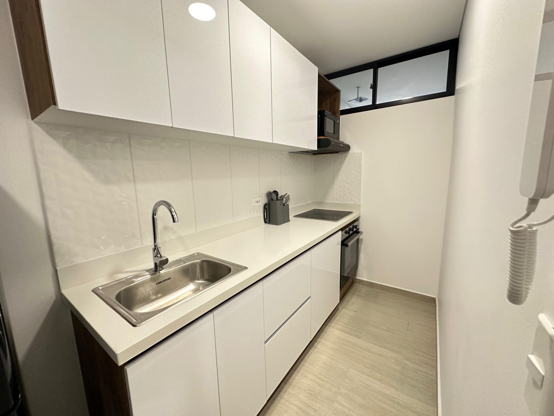 Apartaestudio amoblado en barrio laureles alquiler por noches (14).jpeg