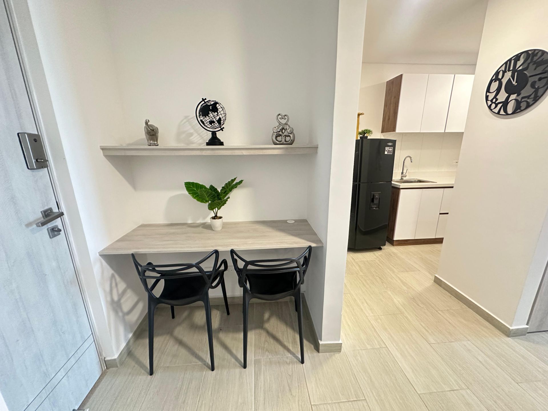 hermoso apartaestudio amoblado en barrio laureles alquiler por noches  (12).jpg