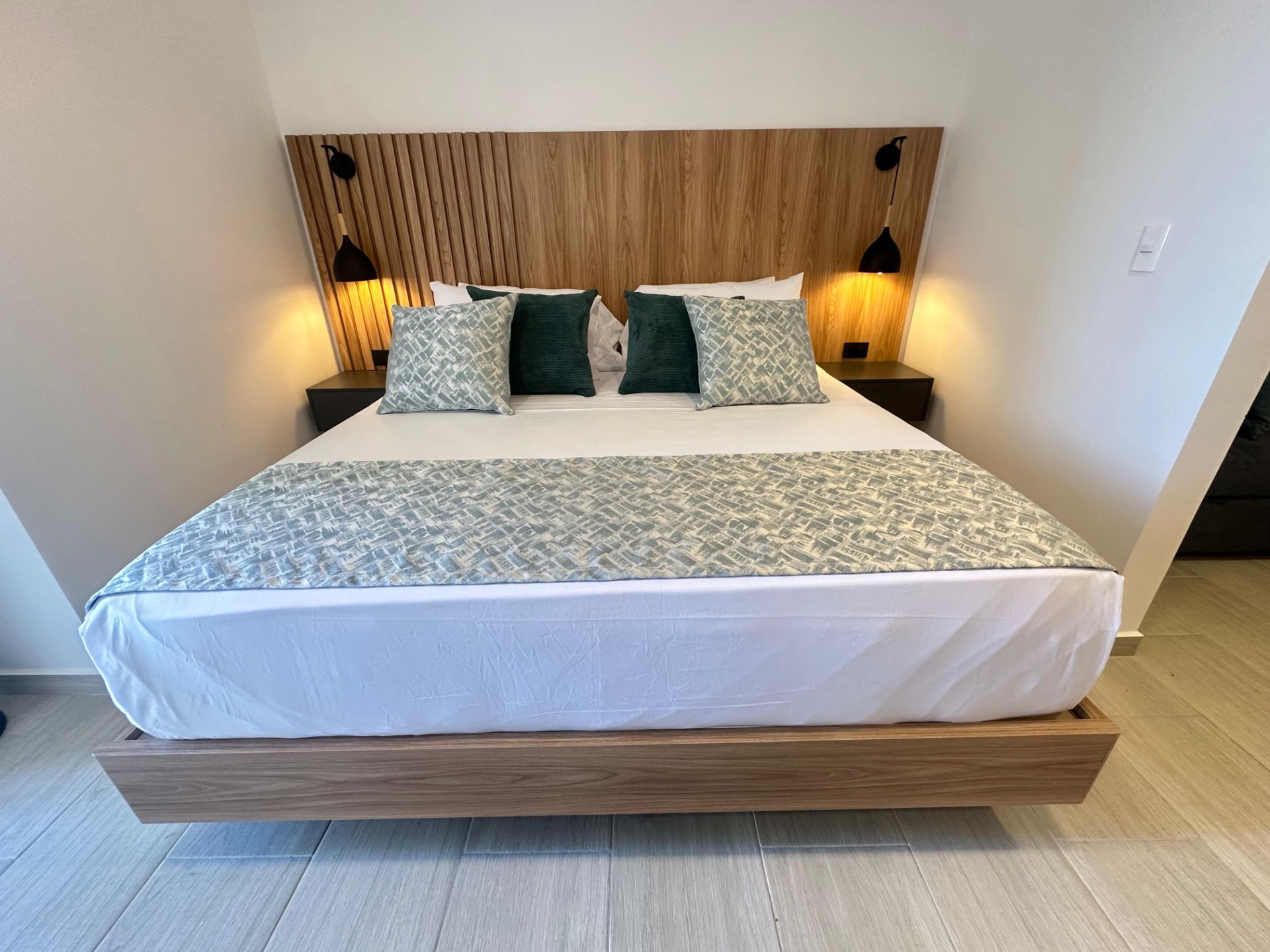 hermoso apartaestudio amoblado en barrio laureles alquiler por noches  (1).jpg