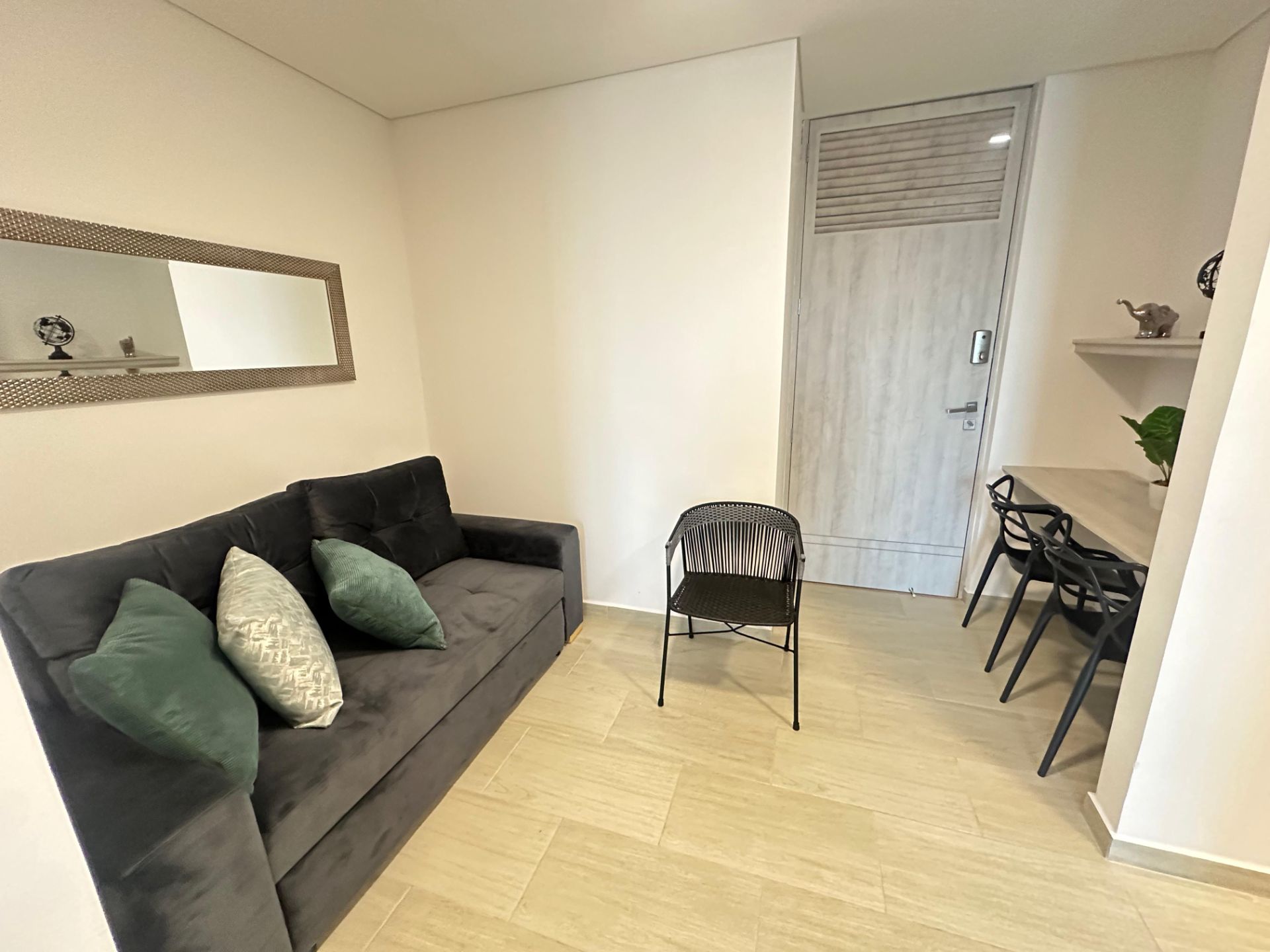 hermoso apartaestudio amoblado en barrio laureles alquiler por noches  (14).jpg
