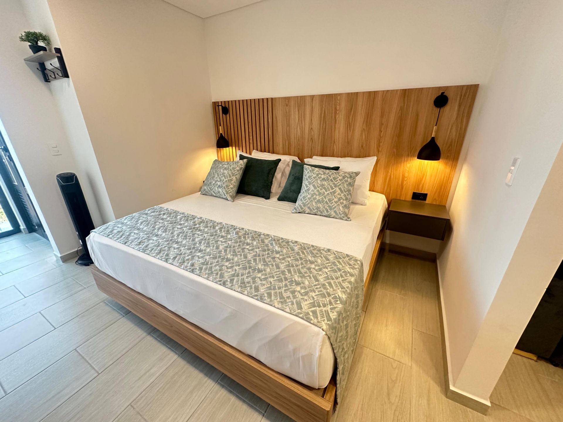 hermoso apartaestudio amoblado en barrio laureles alquiler por noches  (9).jpg