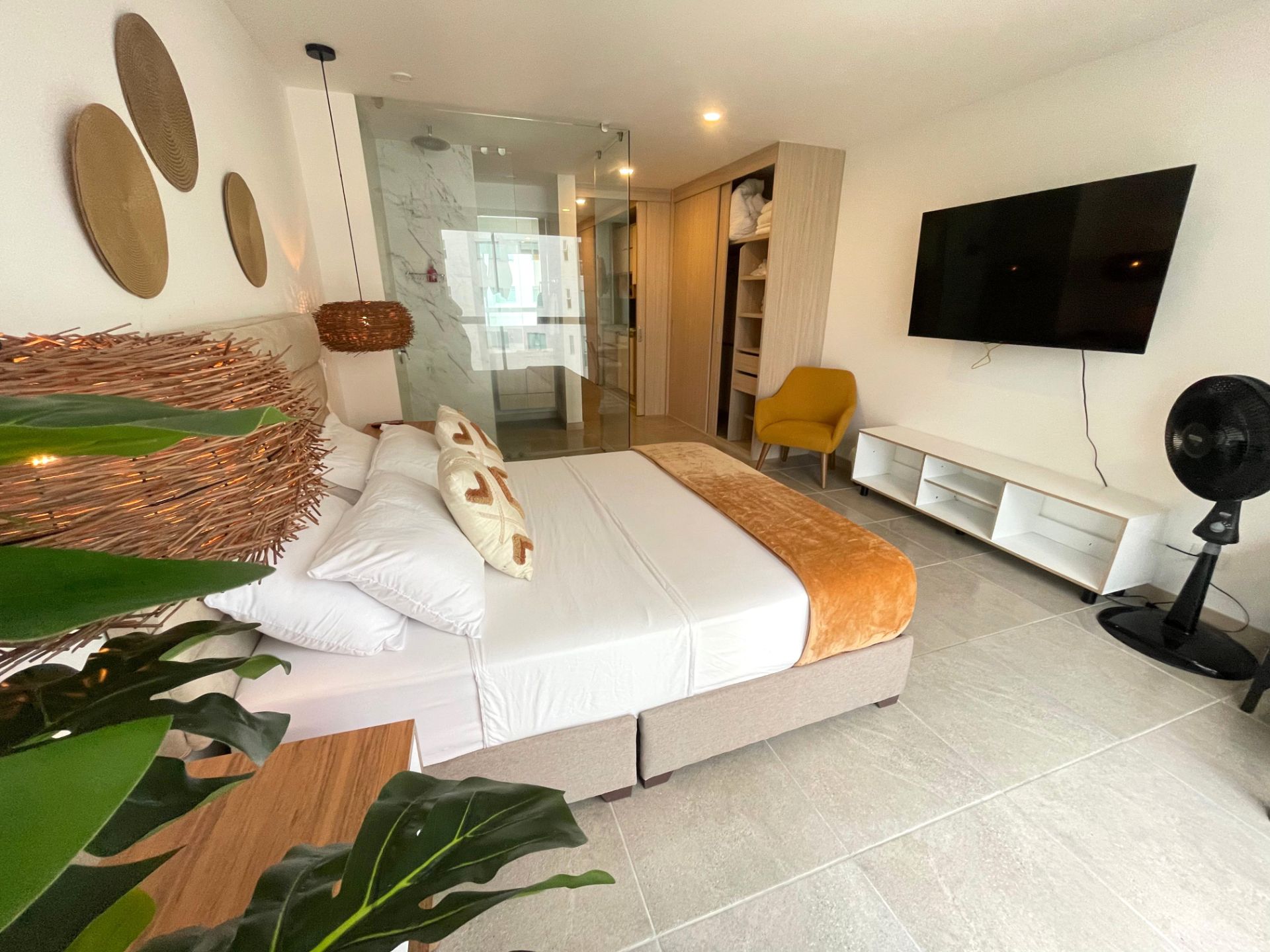 hermosos apartaestudio amoblado en avenida 19 norte  (1).jpg