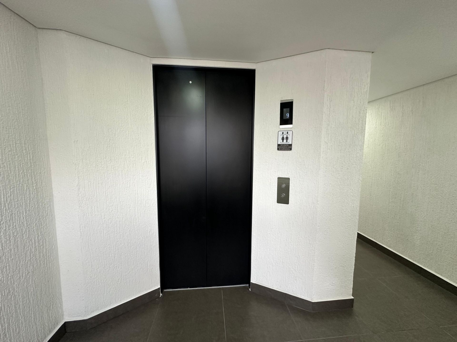 Apartaestudio amoblado cerca al portal del quindio, alquiler por noches (7).jpg