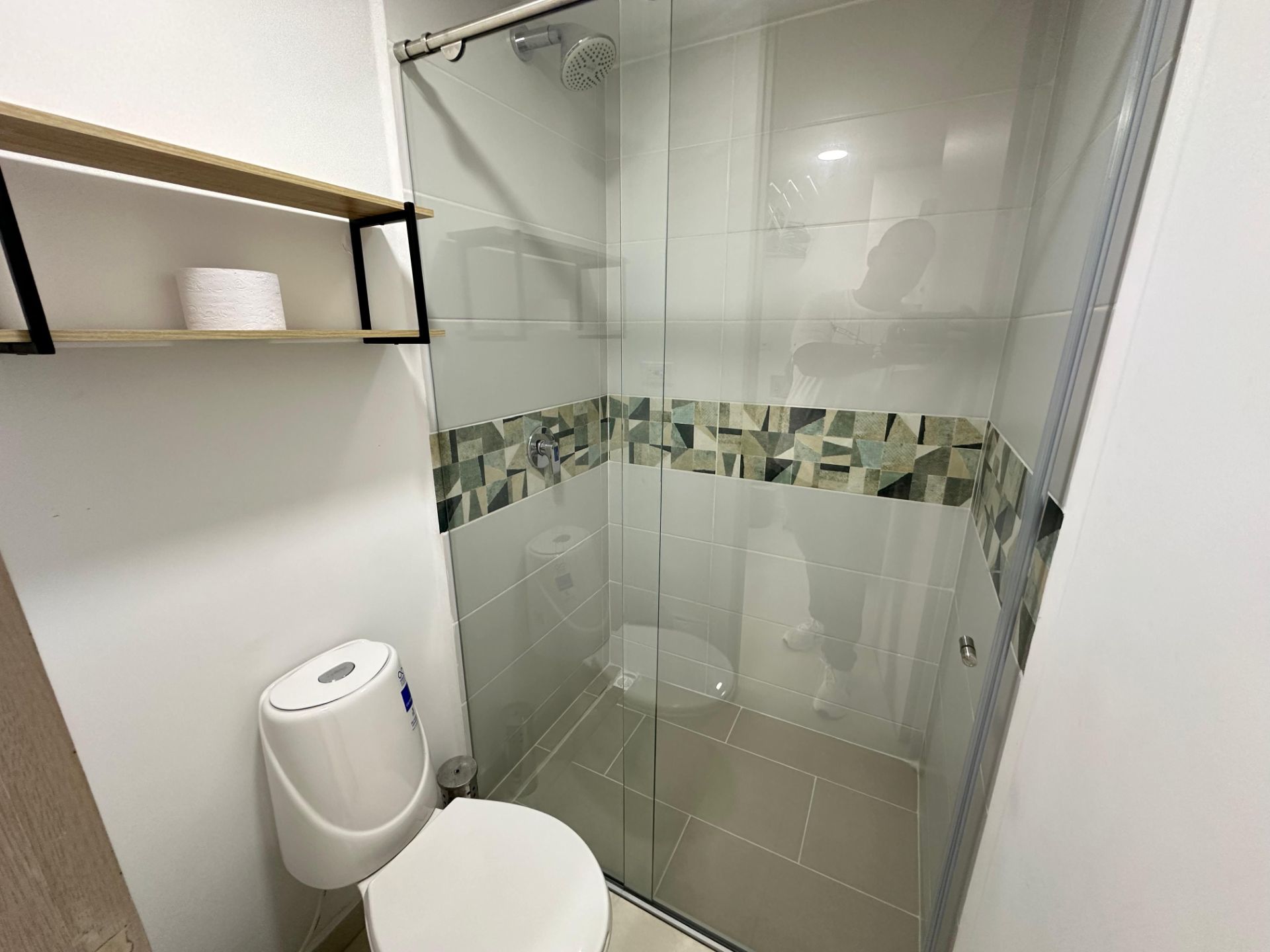 hermoso apartaestudio amoblados en avenida 19 norte alquiler por noches (15).jpg