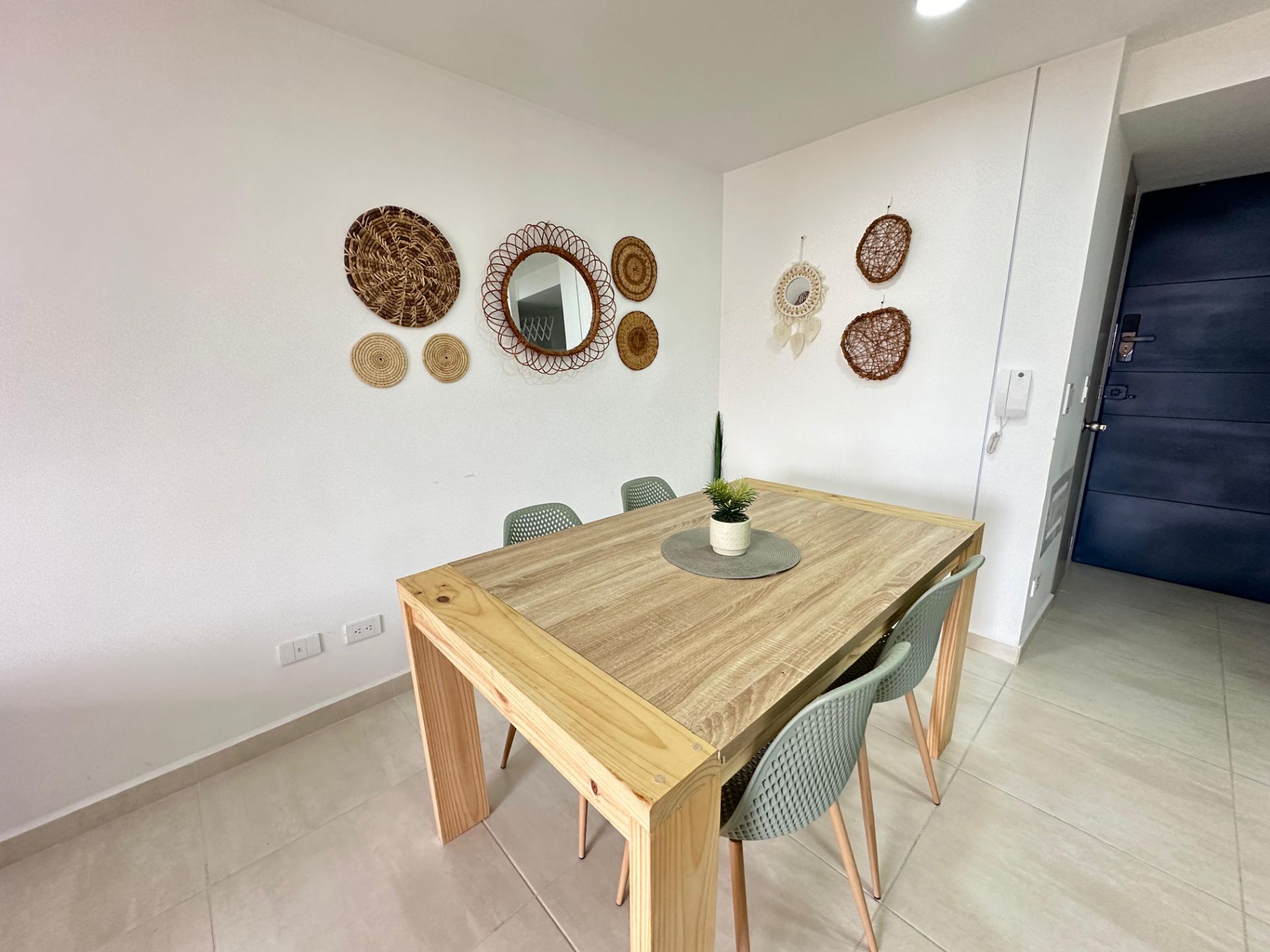 hermoso apartaestudio amoblados en avenida 19 norte alquiler por noches (18).jpg