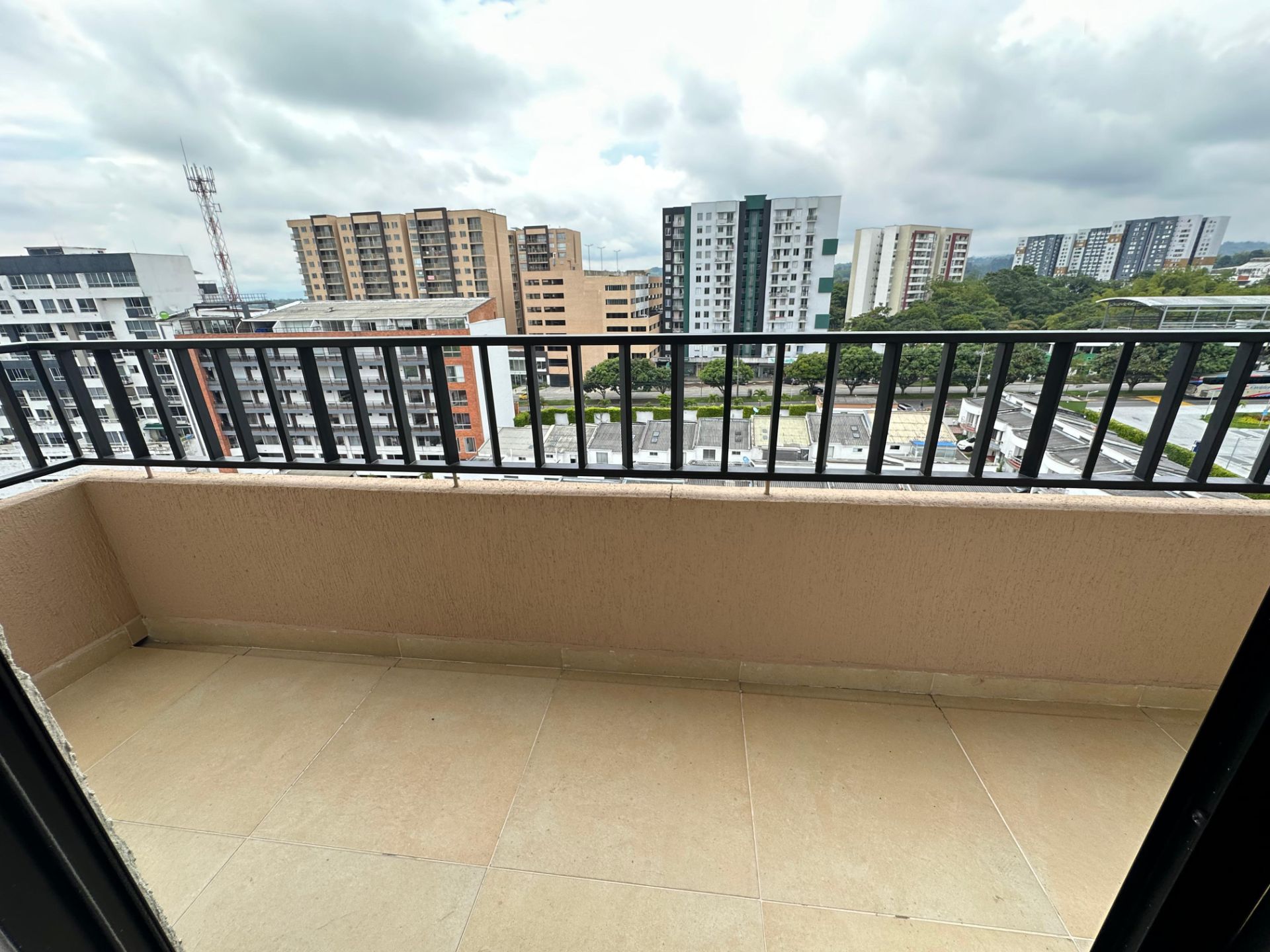 hermoso apartaestudio amoblados en avenida 19 norte alquiler por noches (8).jpg