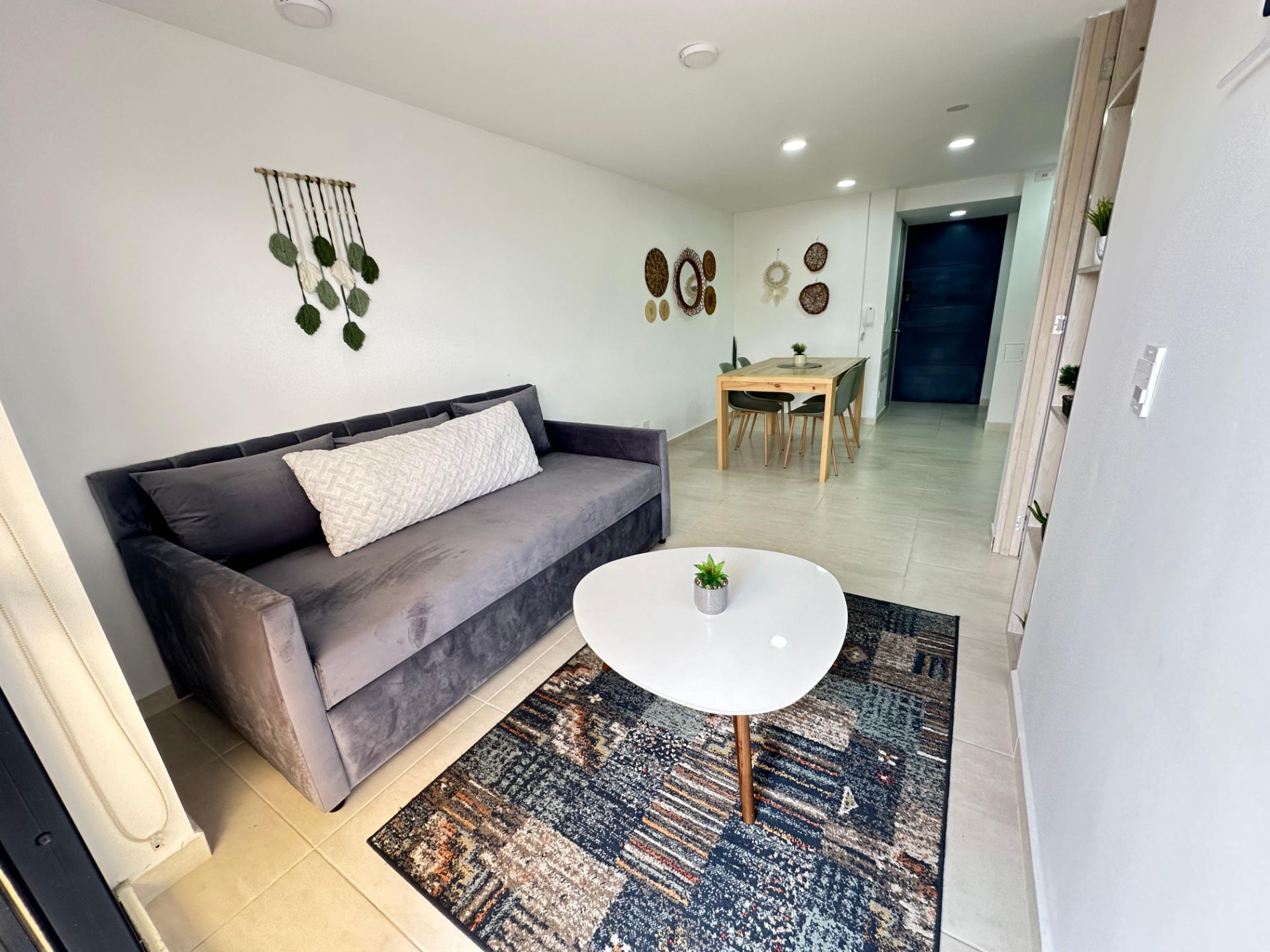 hermoso apartaestudio amoblados en avenida 19 norte alquiler por noches (4).jpg