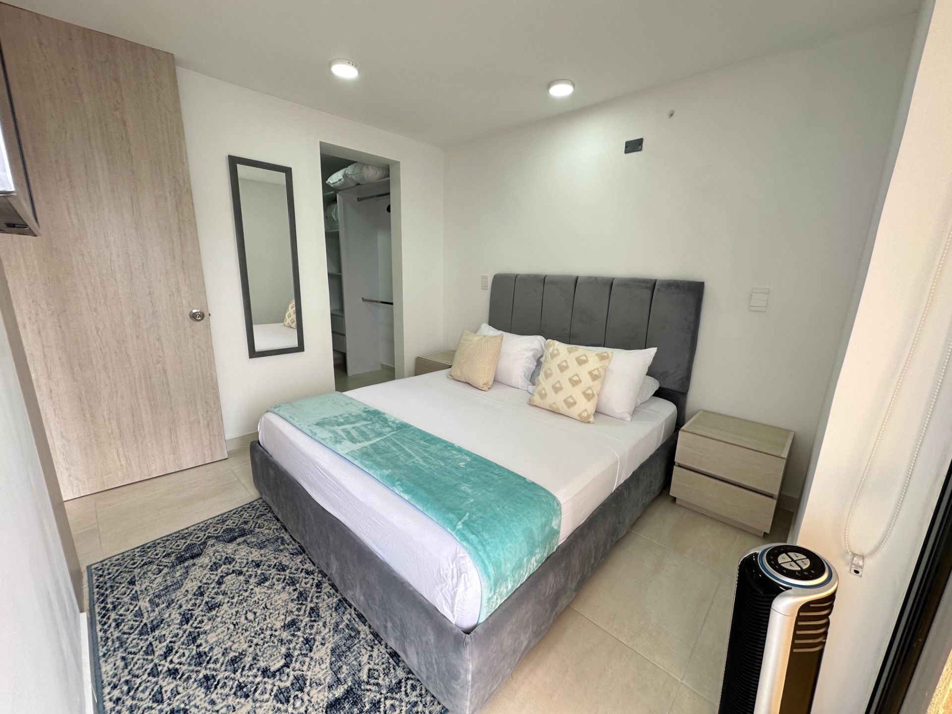 hermoso apartaestudio amoblados en avenida 19 norte alquiler por noches (5).jpg