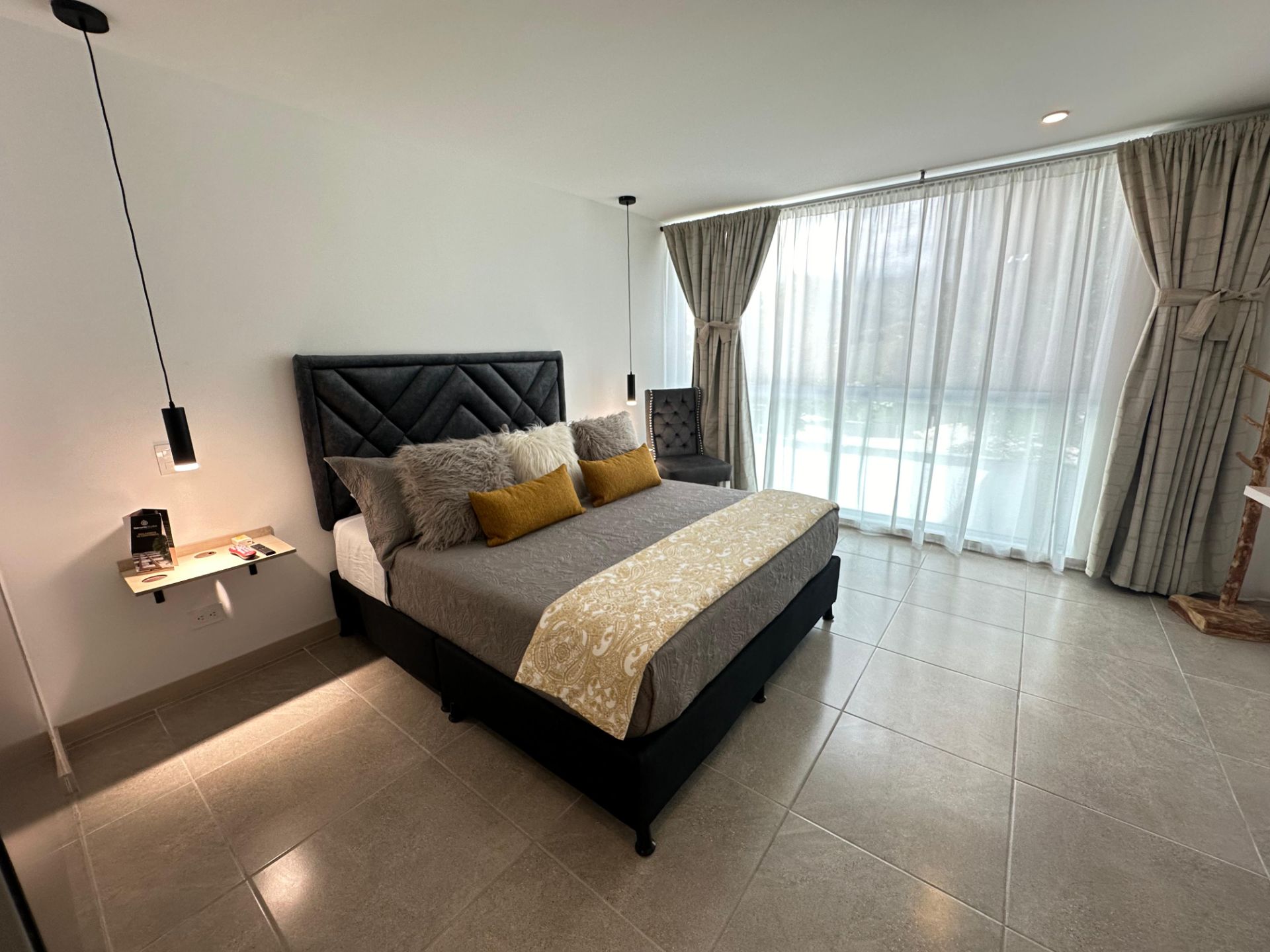 Lindo apartaestudio en avenida centenario alquiler por noches  (20).jpg