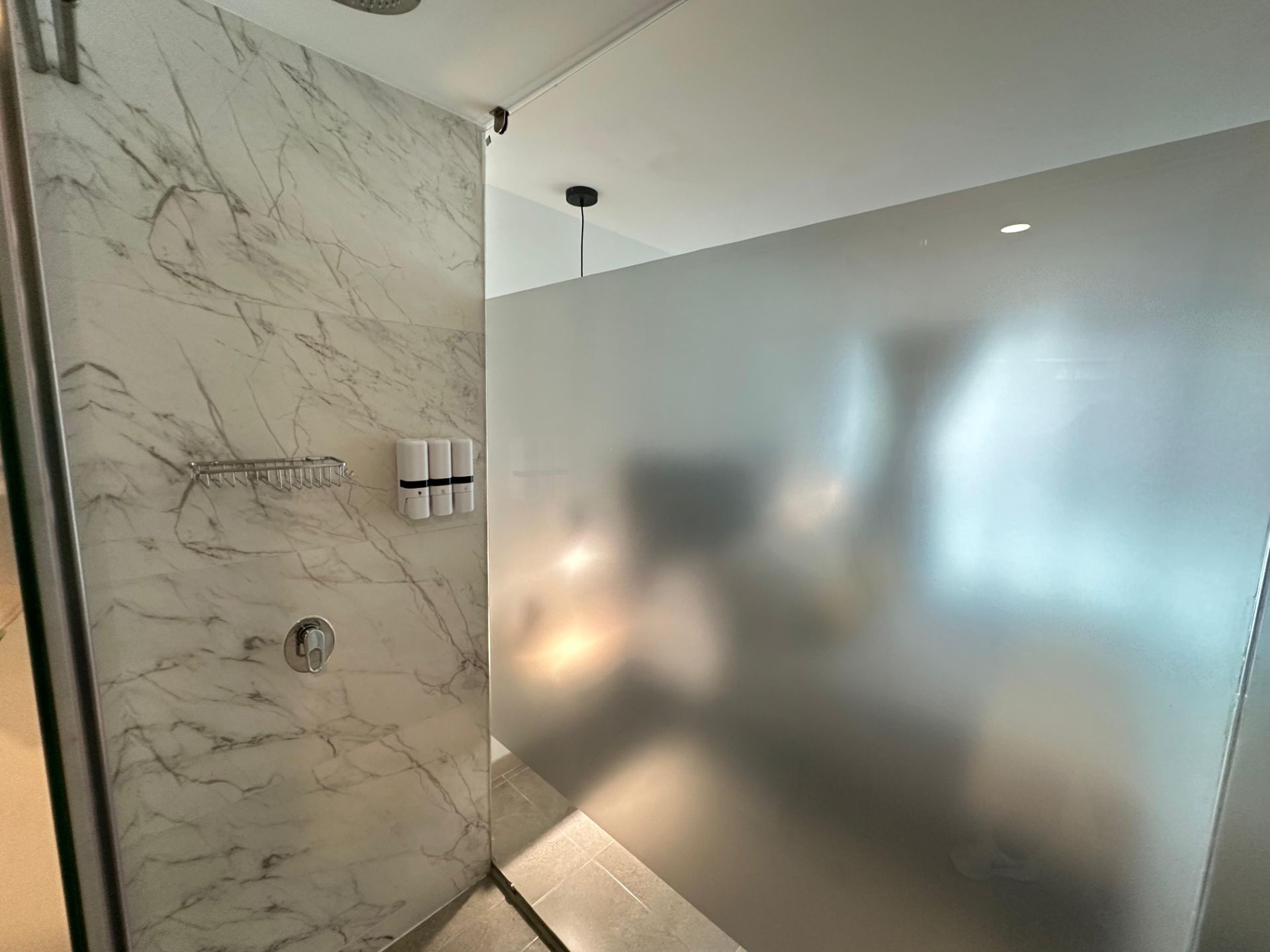 Lindo apartaestudio en avenida centenario alquiler por noches  (30).jpg