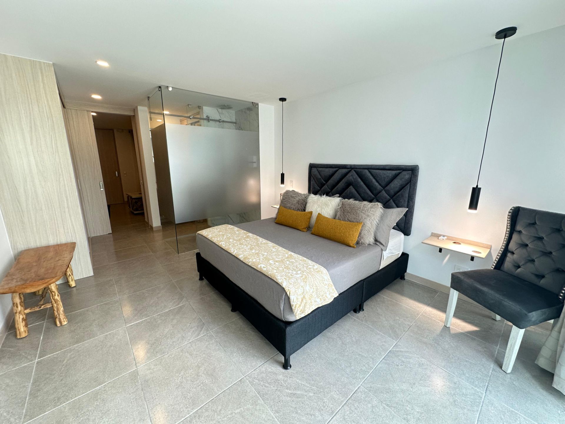 Lindo apartaestudio en avenida centenario alquiler por noches  (38).jpg