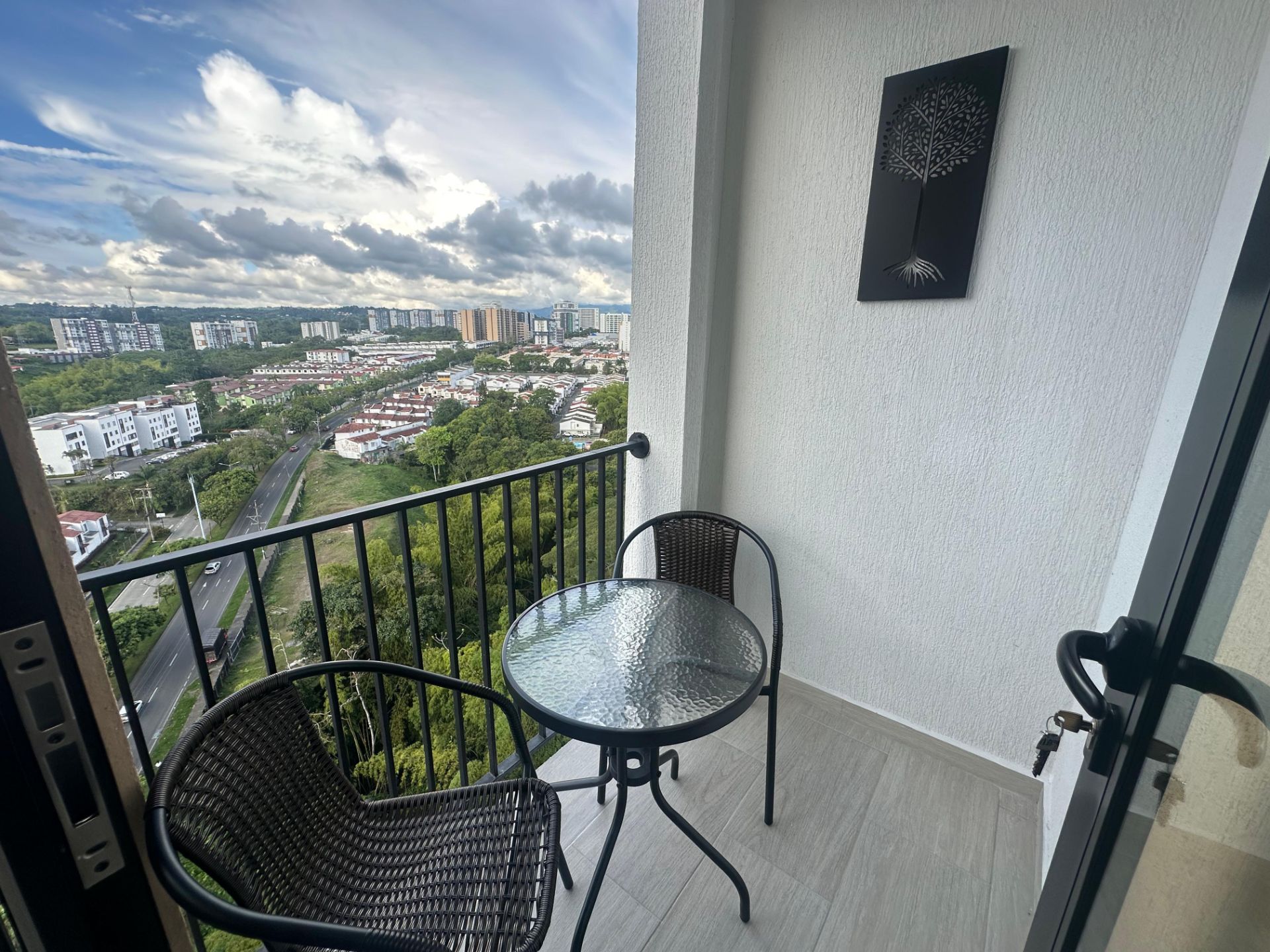 hermoso apartaestudio amoblado en laureles alquiler por noches (6).jpg