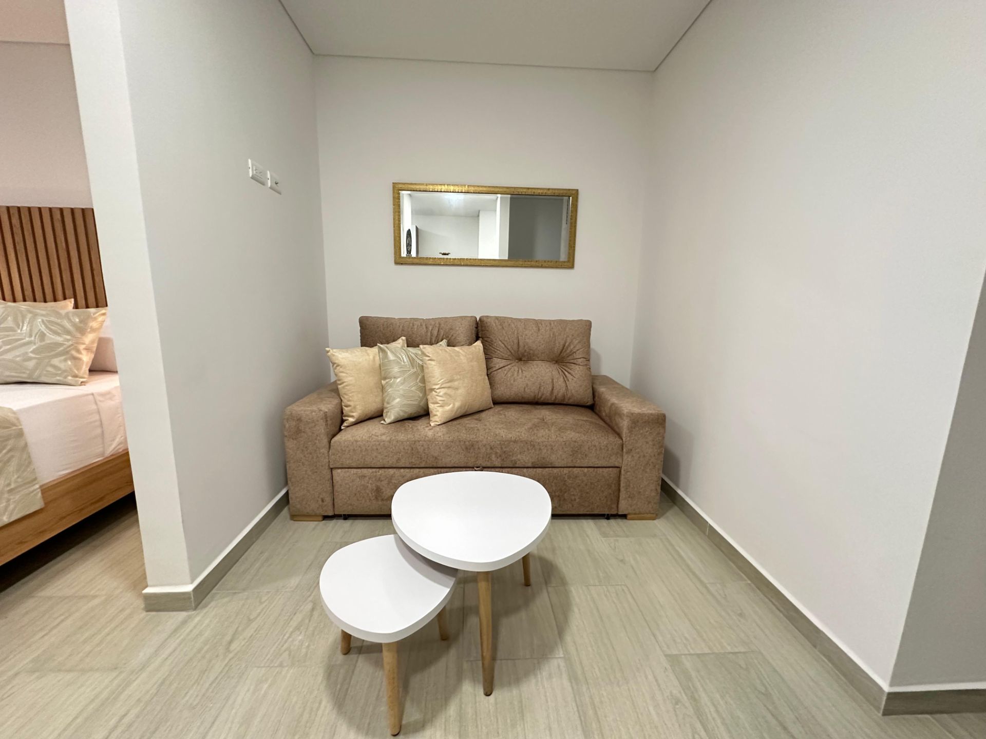 Hermoso apartaestudio amoblado en laureles en laureles alquiler por noches  (11).jpg