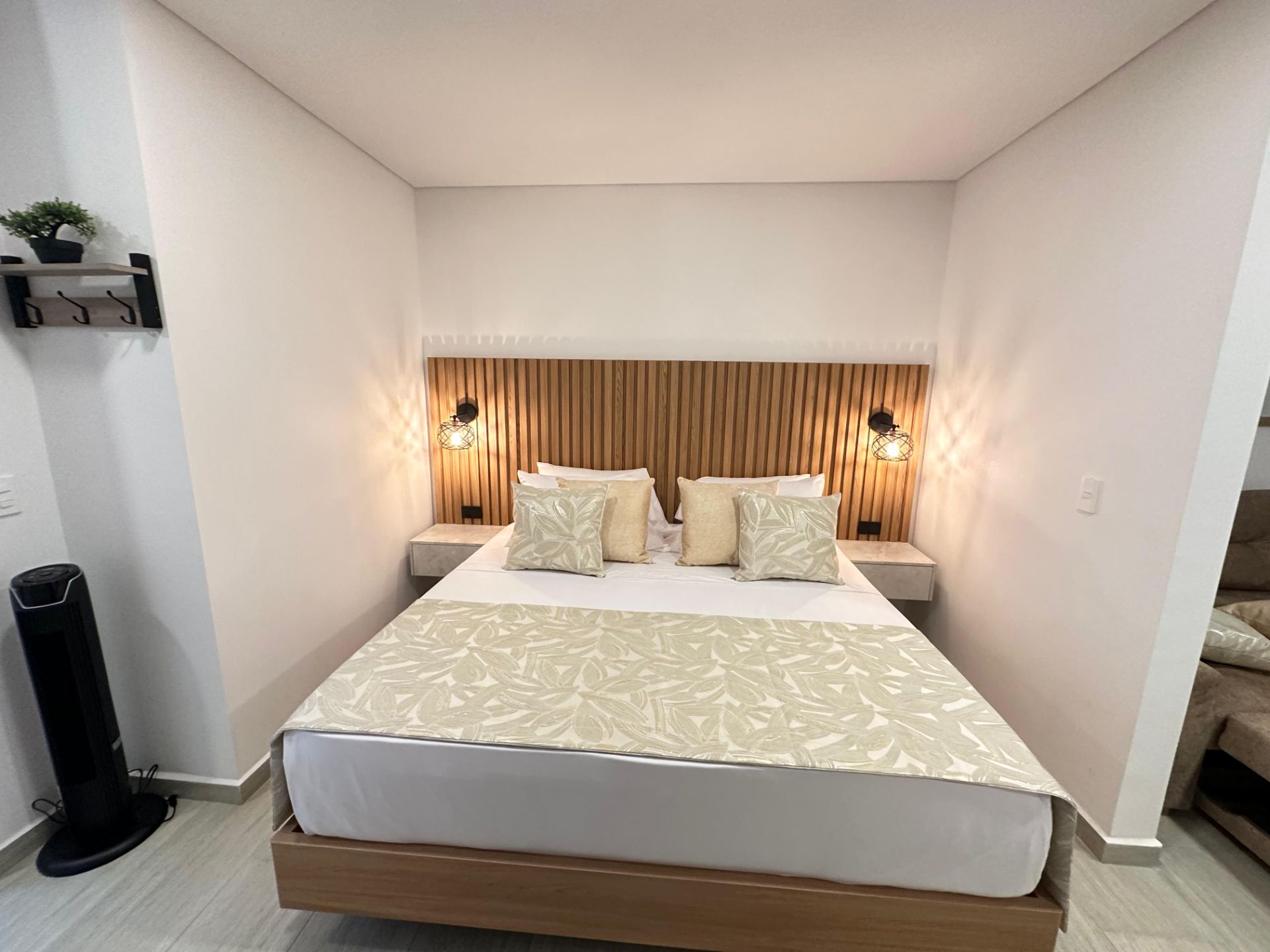 Hermoso apartaestudio amoblado en laureles en laureles alquiler por noches  (1).jpg