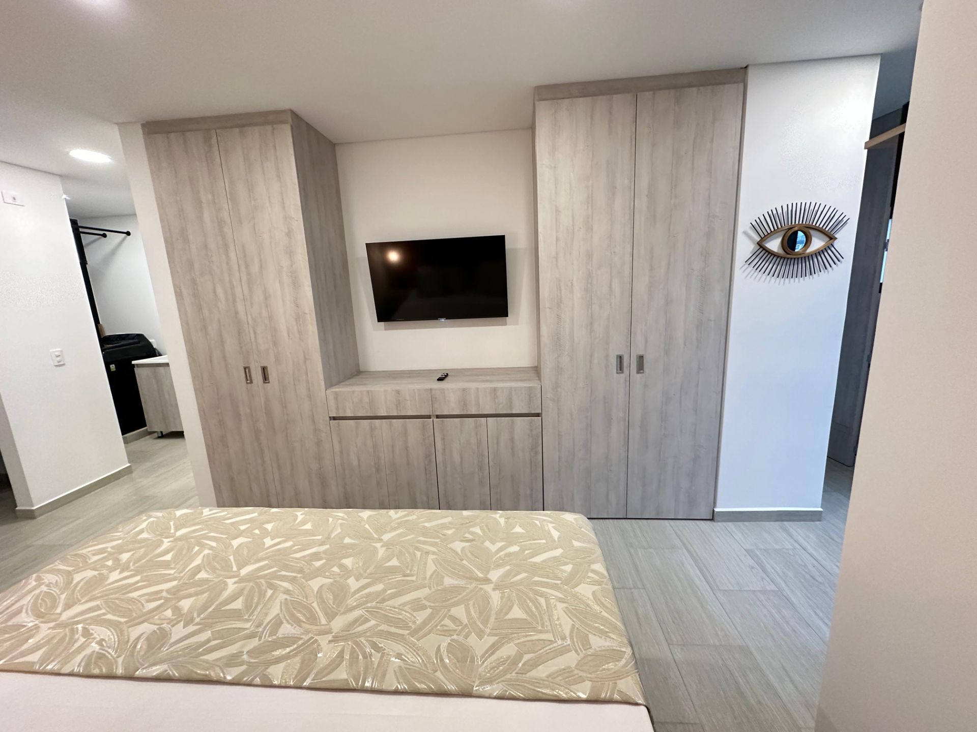 Hermoso apartaestudio amoblado en laureles en laureles alquiler por noches  (7).jpg