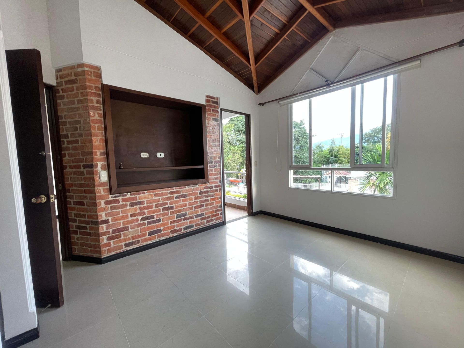 CASA QUINTAS DE LA CASTELLANA A-8 (2).jpeg