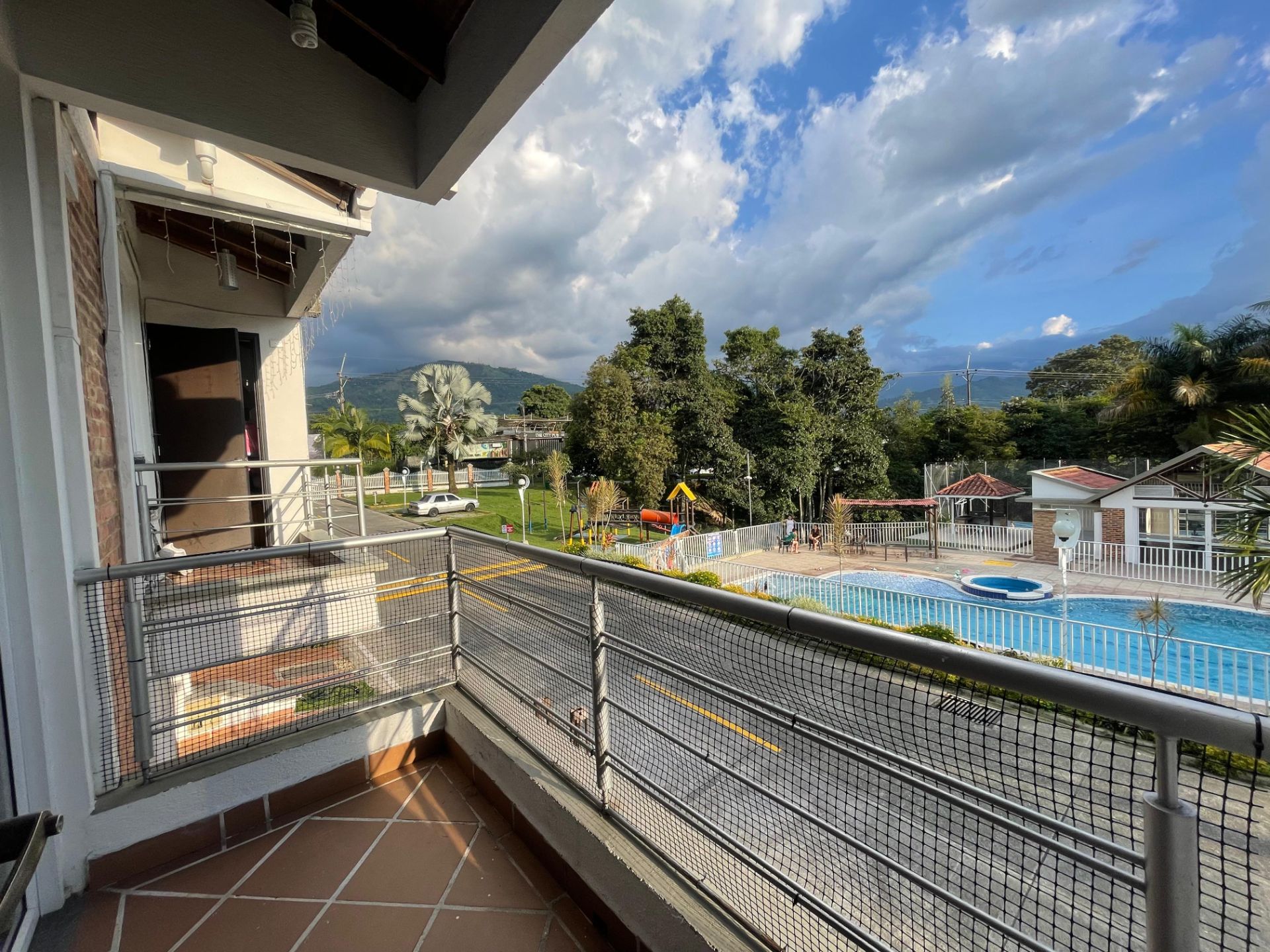 CASA QUINTAS DE LA CASTELLANA A-8 (11).jpeg