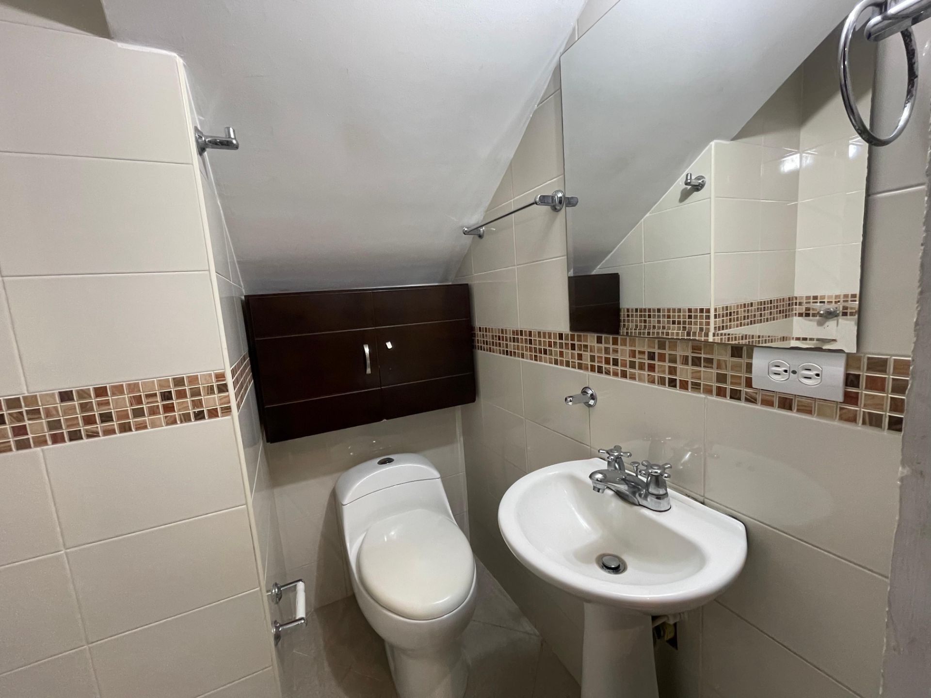 CASA QUINTAS DE LA CASTELLANA A-8 (3).jpeg