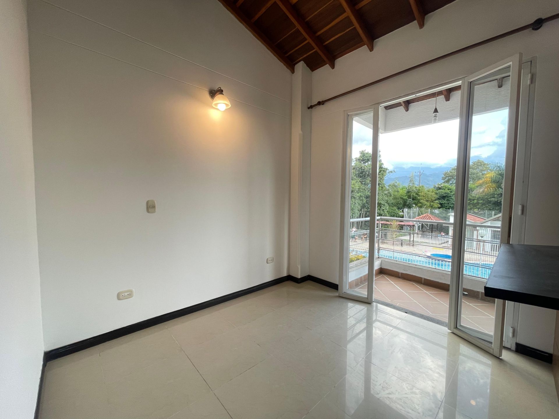 CASA QUINTAS DE LA CASTELLANA A-8 (4).jpeg