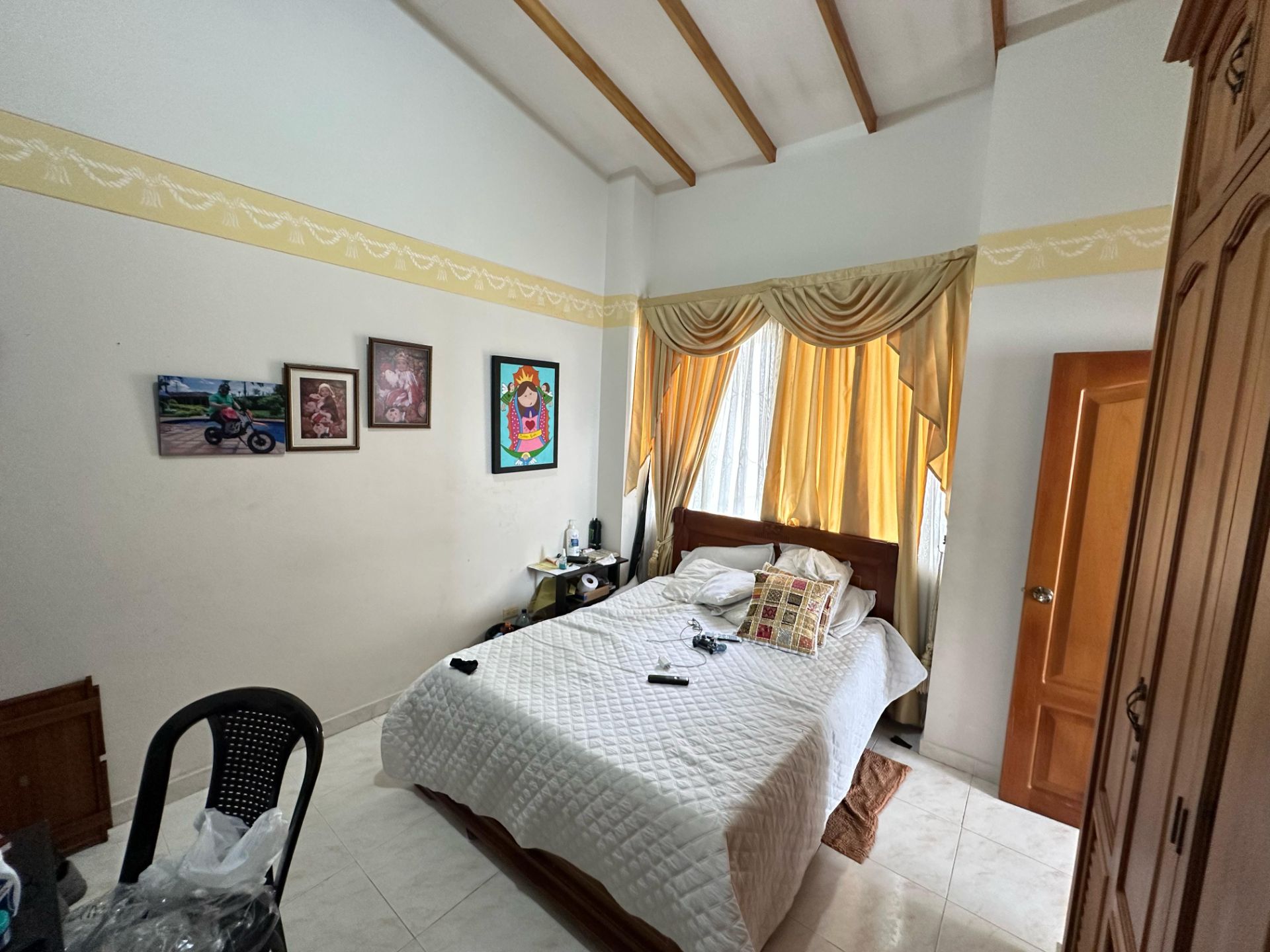 SE VENDE CASA EN LAURELES  (3).jpg