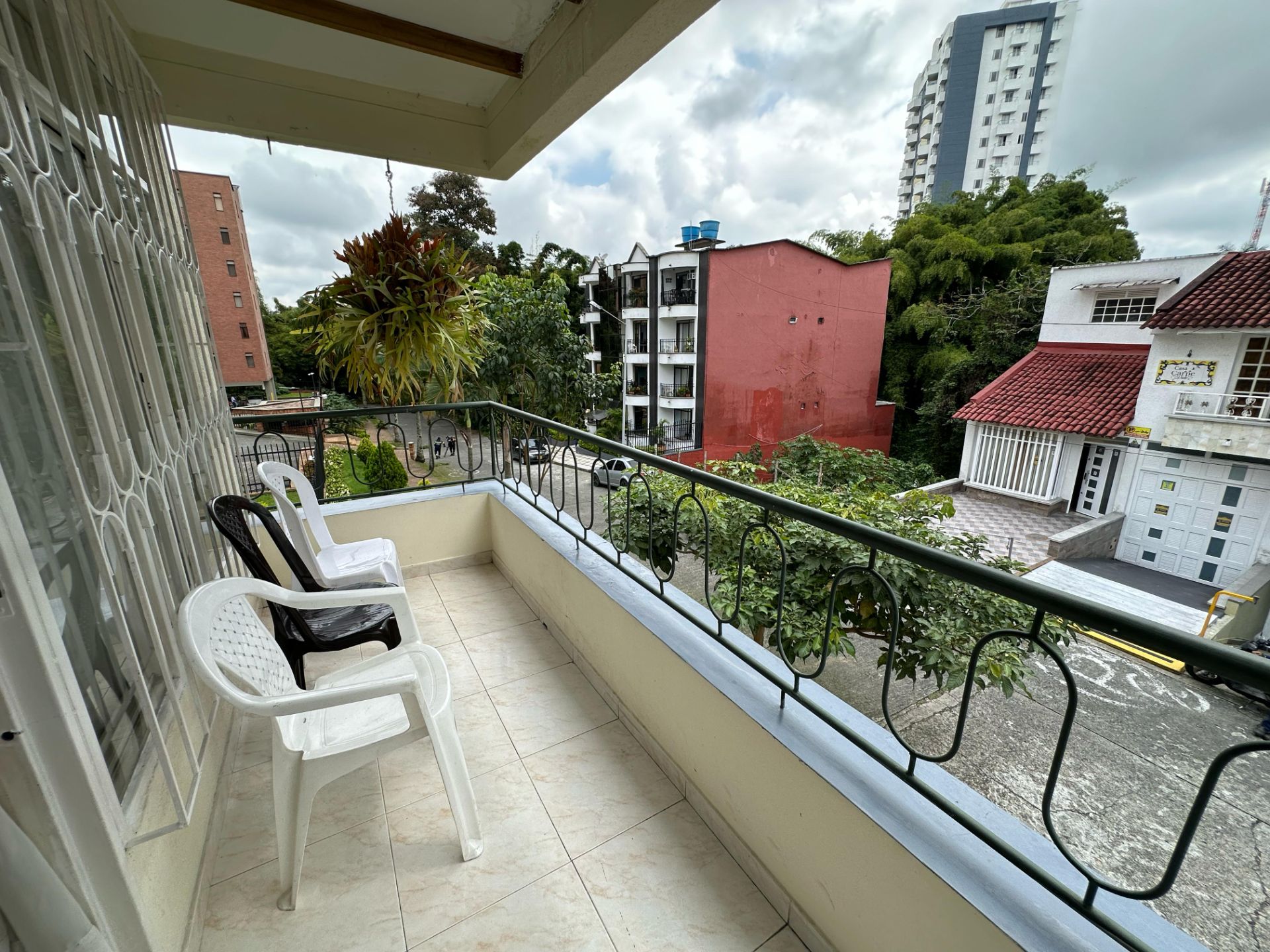 SE VENDE CASA EN LAURELES  (9).jpg