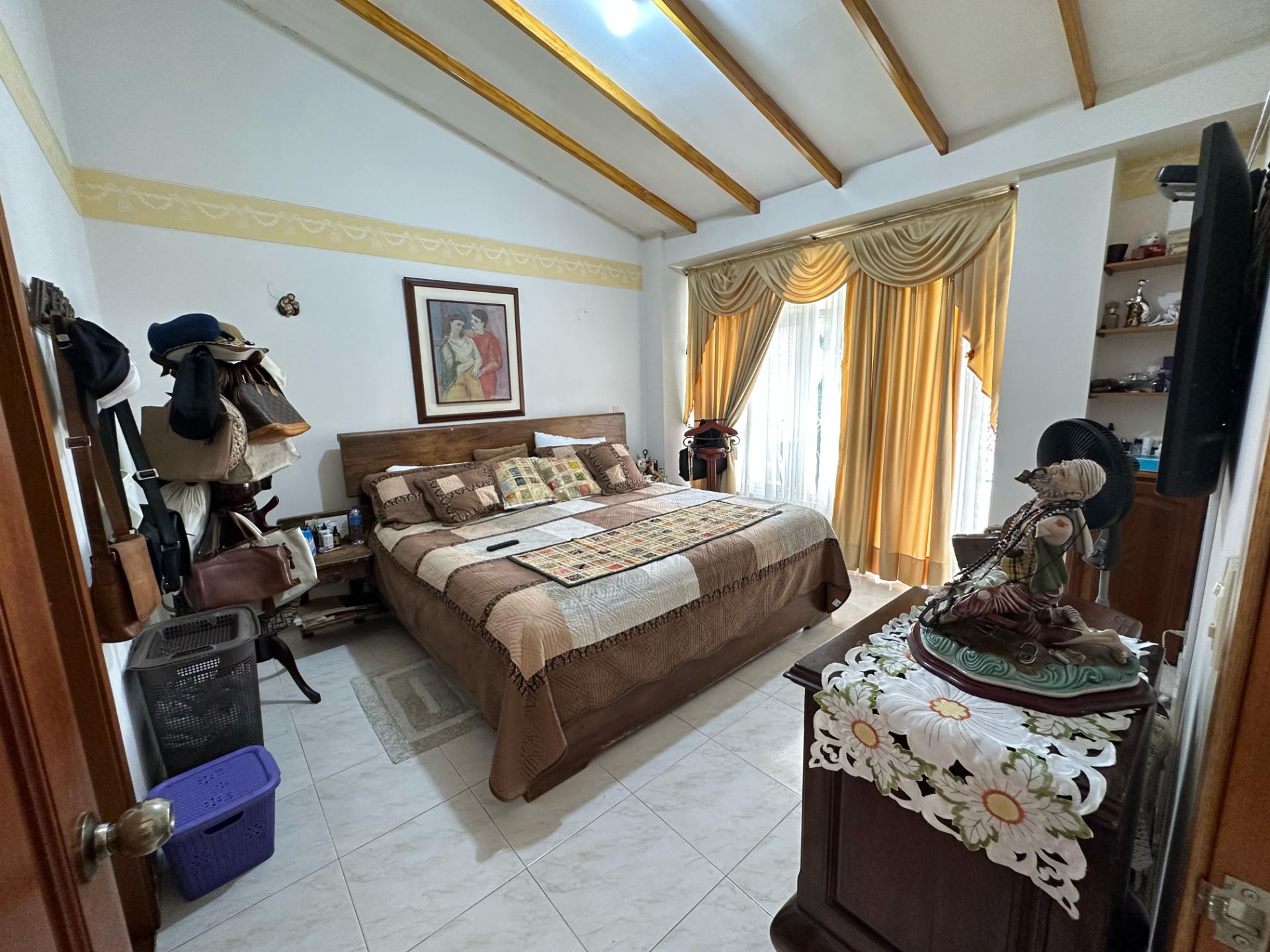 SE VENDE CASA EN LAURELES  (15).jpg