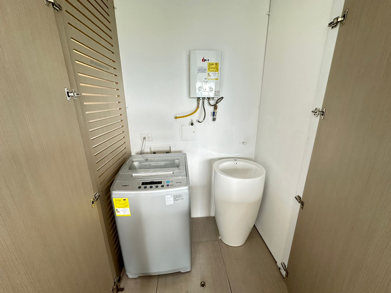 SE VENDE APARTAMENTO ENN LAURELES 11..jpeg