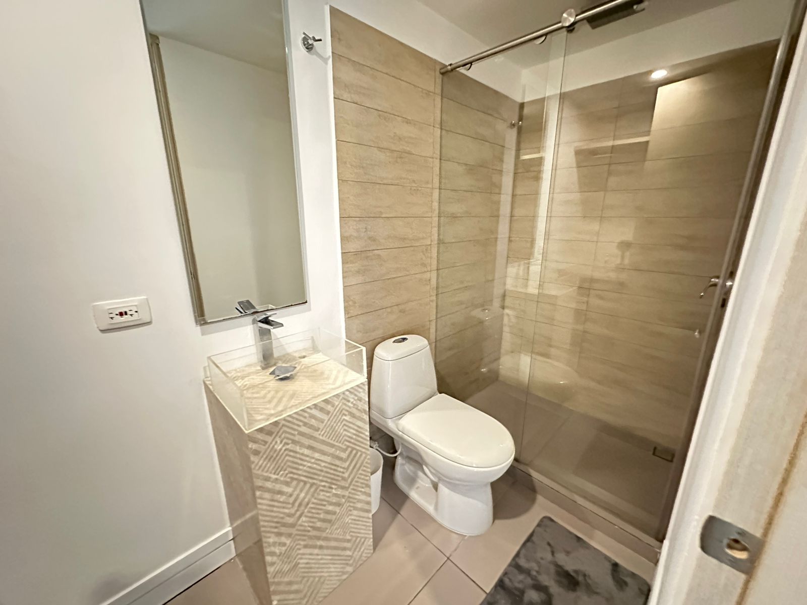 SE VENDE APARTAMENTO ENN LAURELES 17..jpeg