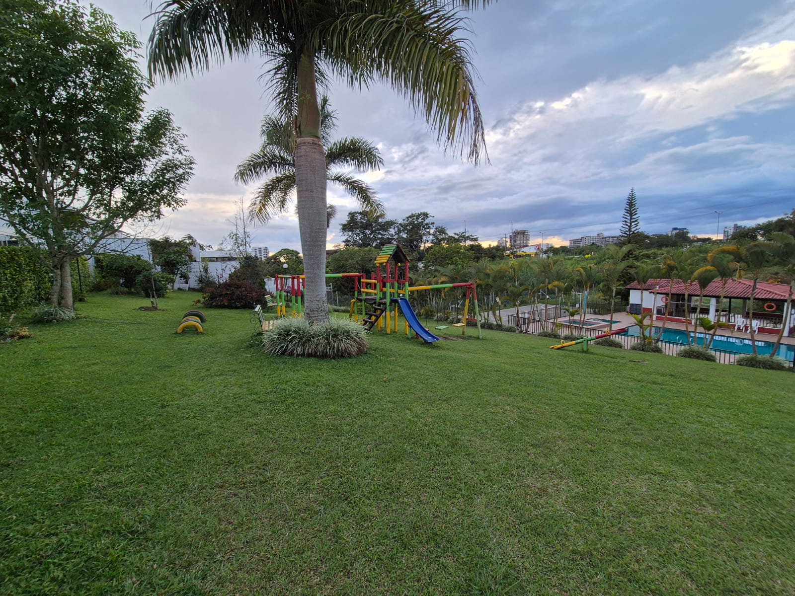 SE VENDE CASA AV. CENTENARIO 24..jpeg