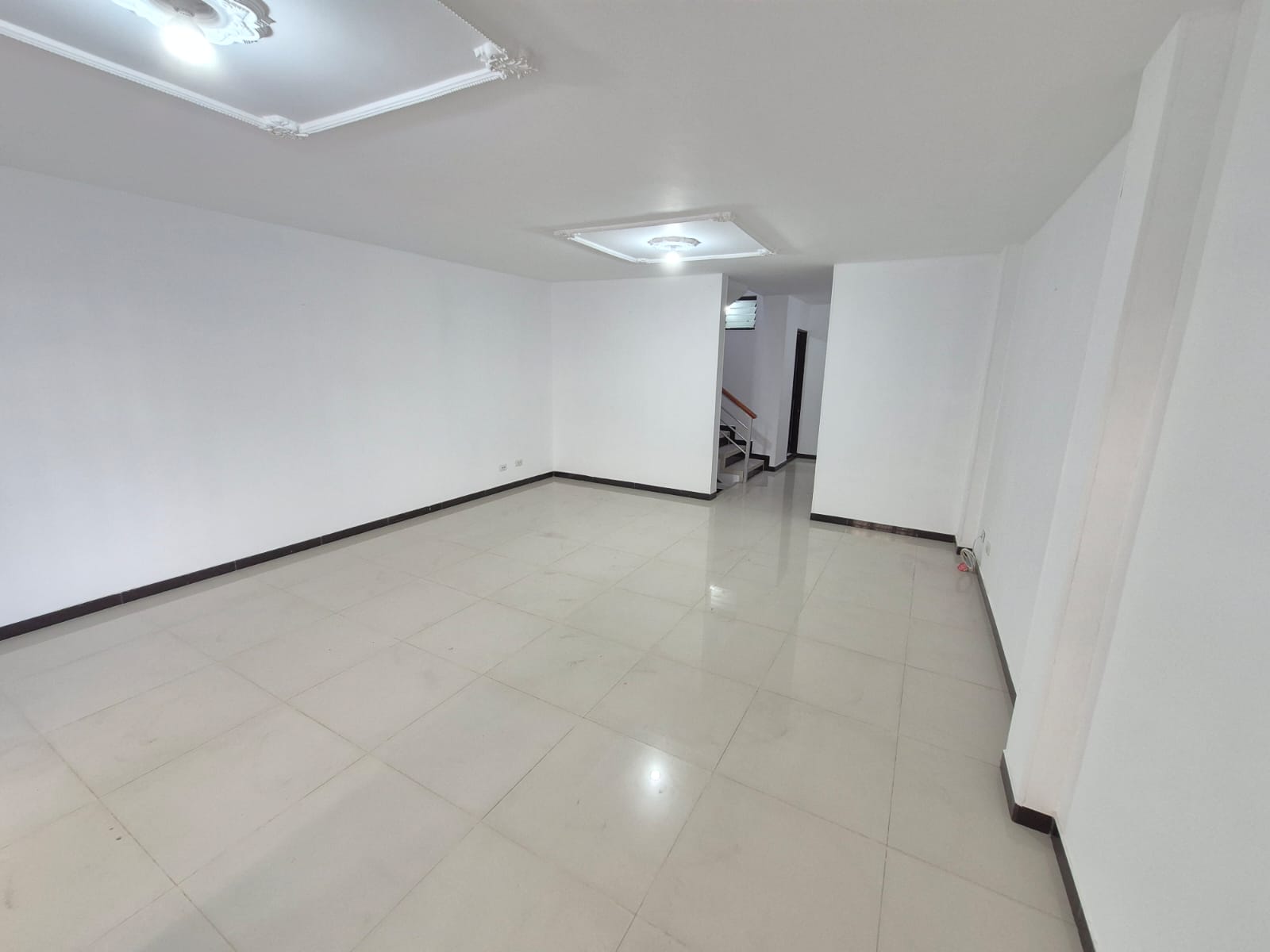 SE VENDE CASA EN LAS AMERICAS  8..jpeg
