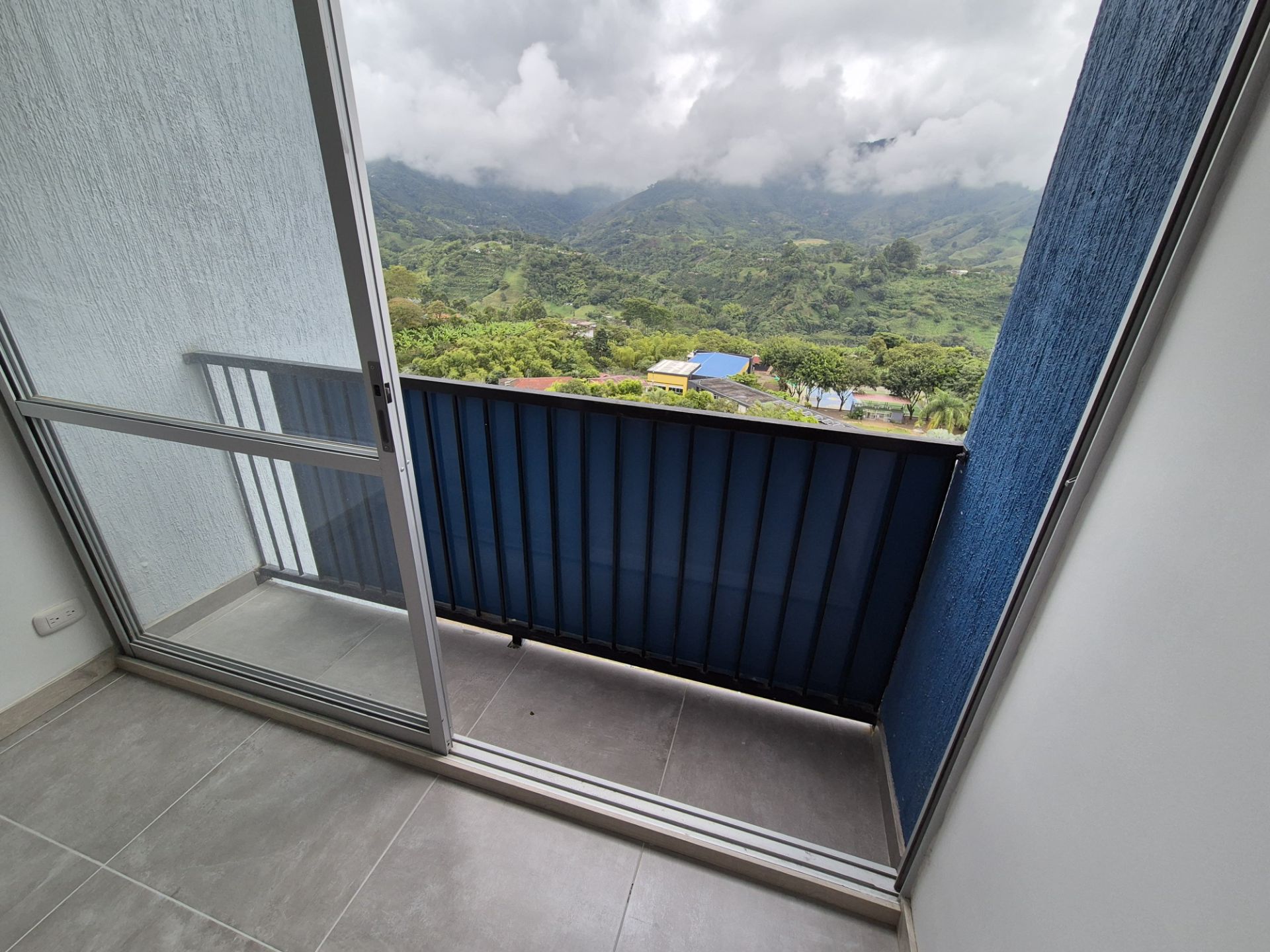 SE VENDE APARTAMENTO MONTEAZUL  9..jpg