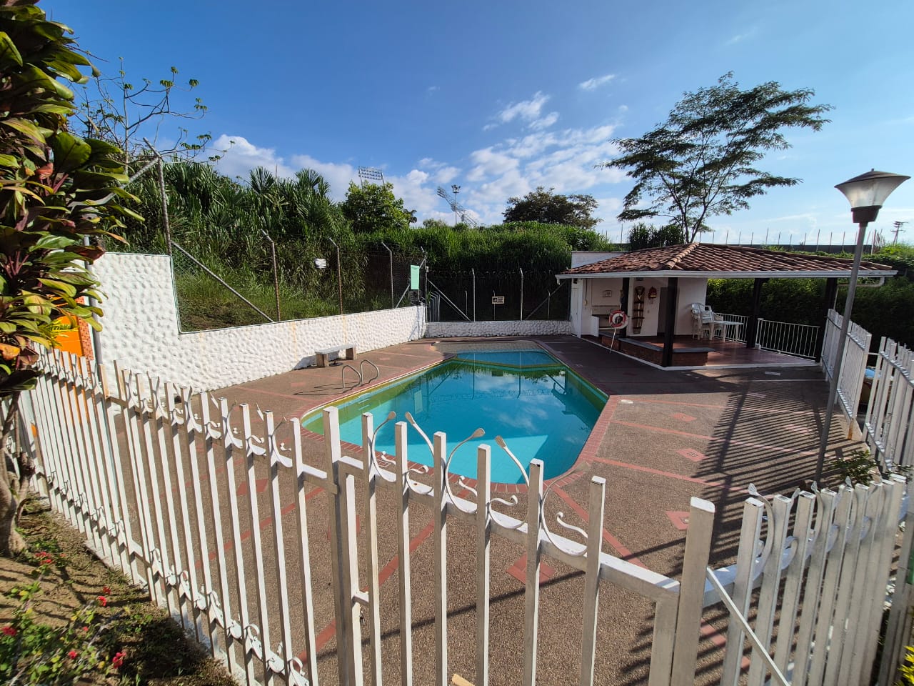SE VENDE APARTAMENTO CERCA AL ESTADIO  30..jpeg