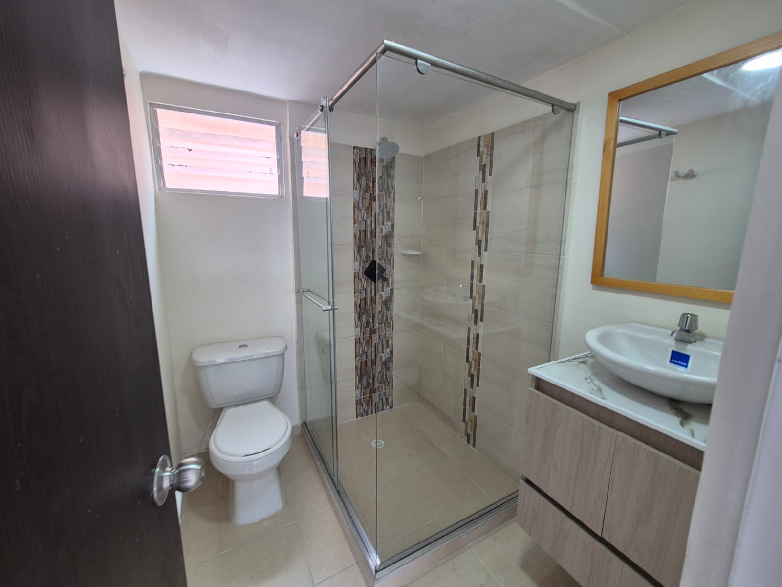 SE VENDE CASA EN SECTOR ENTRE VERDES  26..jpg