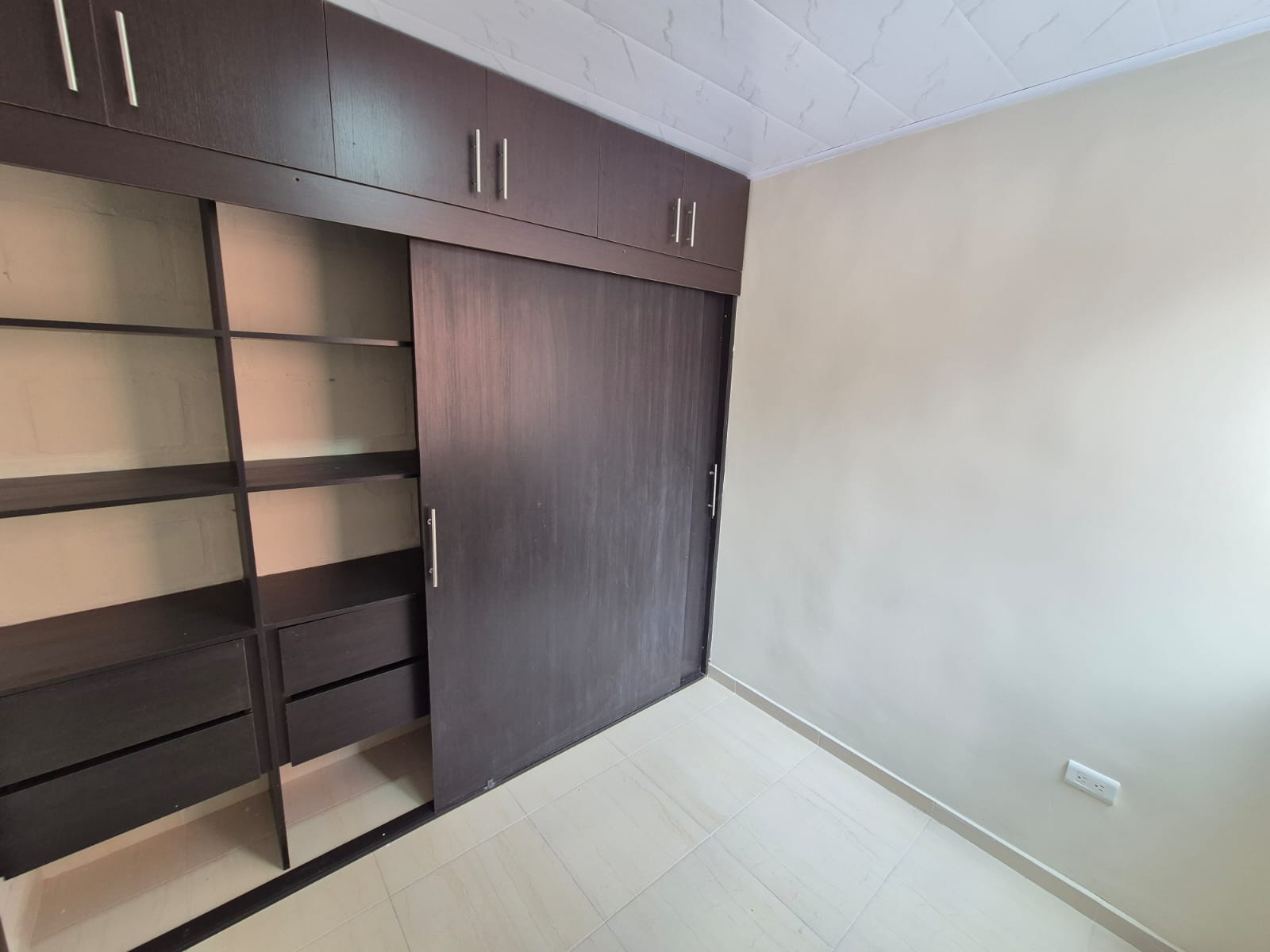 SE VENDE CASA EN SECTOR ENTRE VERDES  29..jpg
