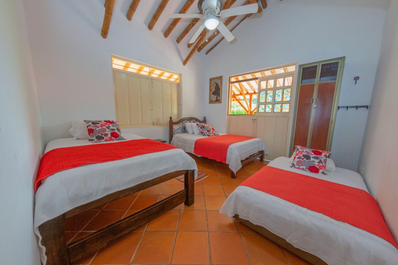 SE VENDE FINCA EN QUIMBAYA 6..jpg
