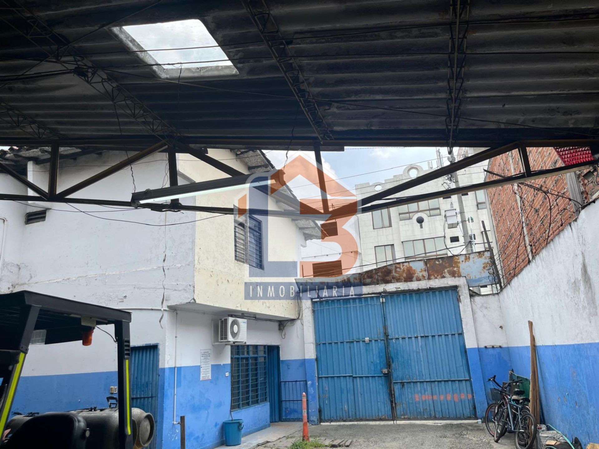 SE VENDE BODEGA EN CALI  1..jpg