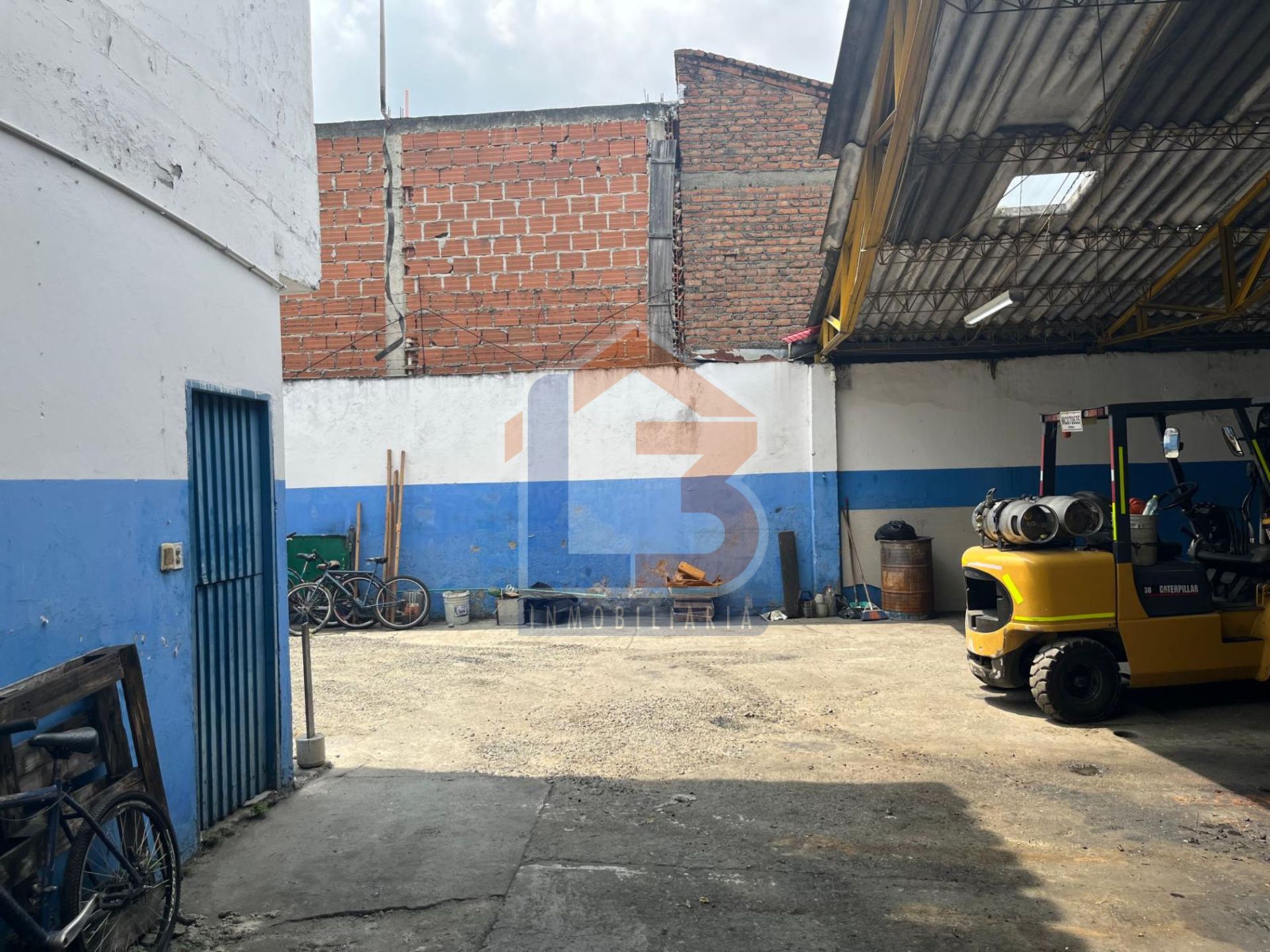 SE VENDE BODEGA EN CALI  5..jpg