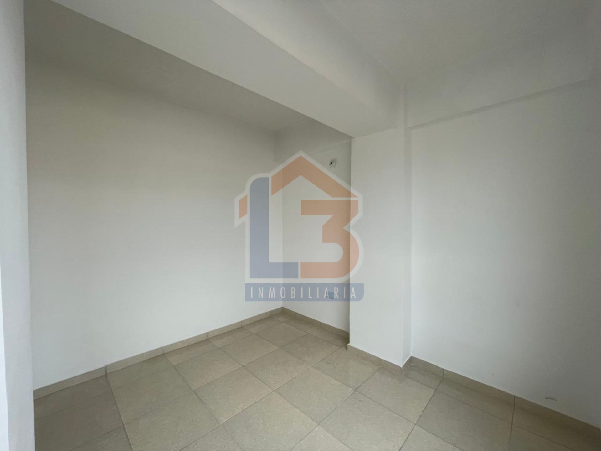 SE VENDE APARTAMENTO ALAMOS 23 10..jpg