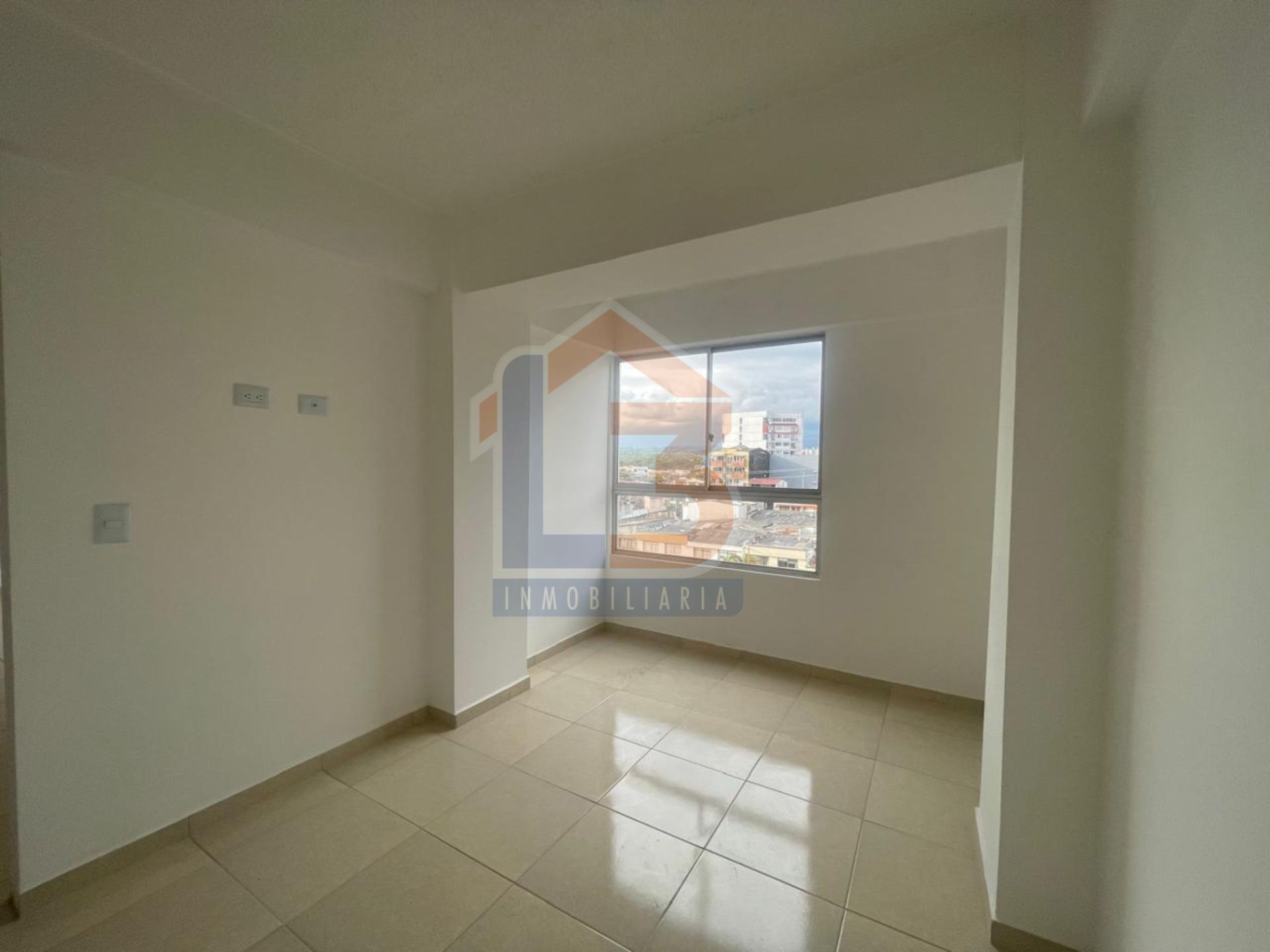 SE VENDE APARTAMENTO ALAMOS 23 18..jpg