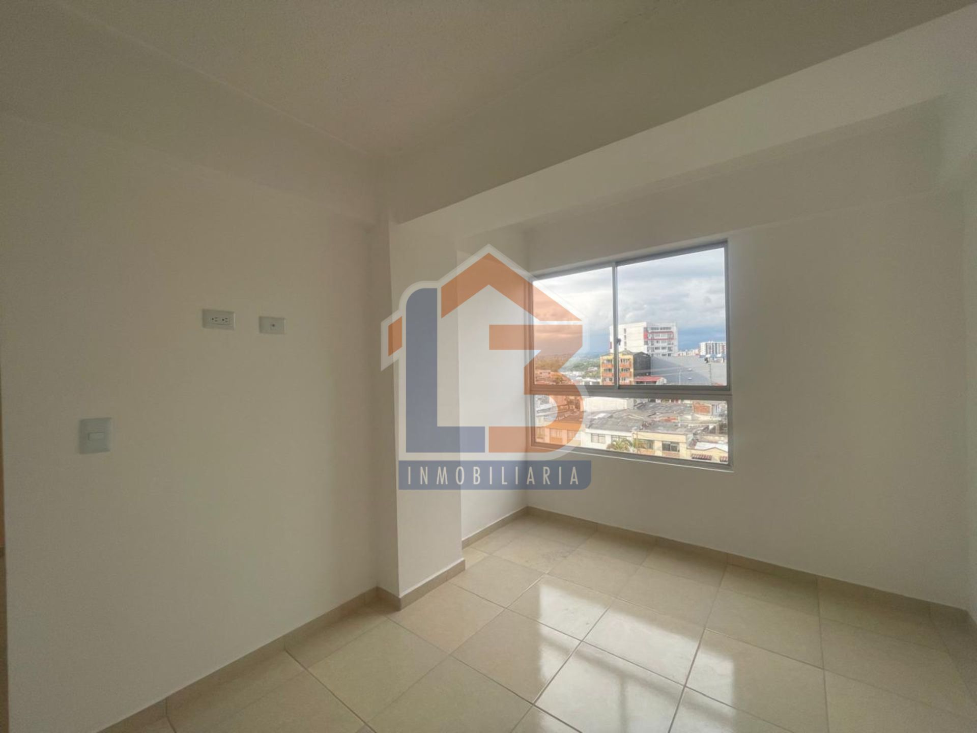 SE VENDE APARTAMENTO ALAMOS 23 23..jpg