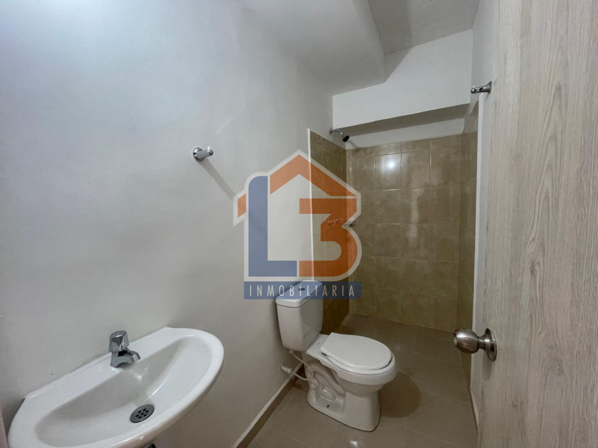SE VENDE APARTAMENTO ALAMOS 23 31..jpg