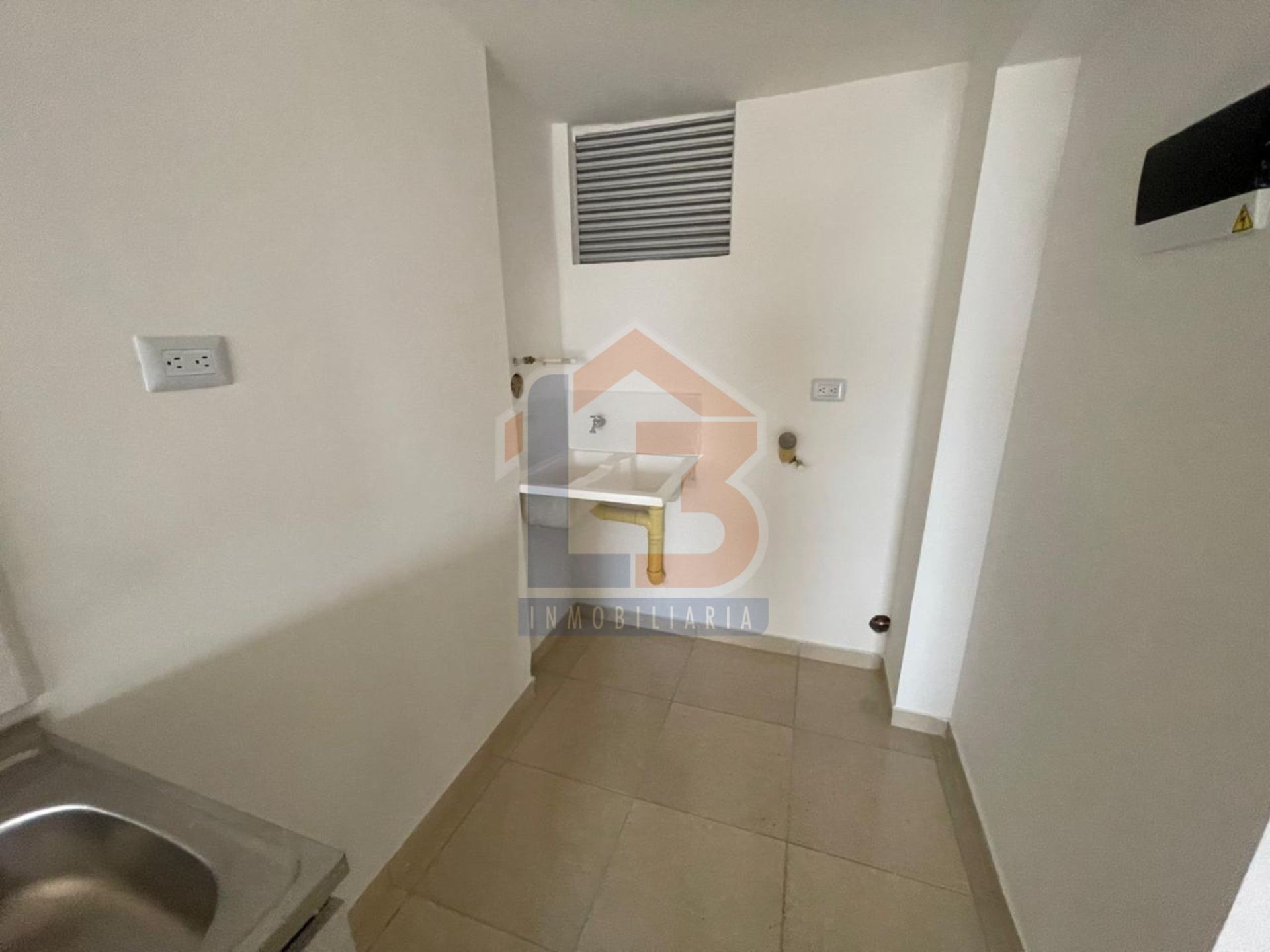 SE VENDE APARTAMENTO ALAMOS 23 32. (2).jpg