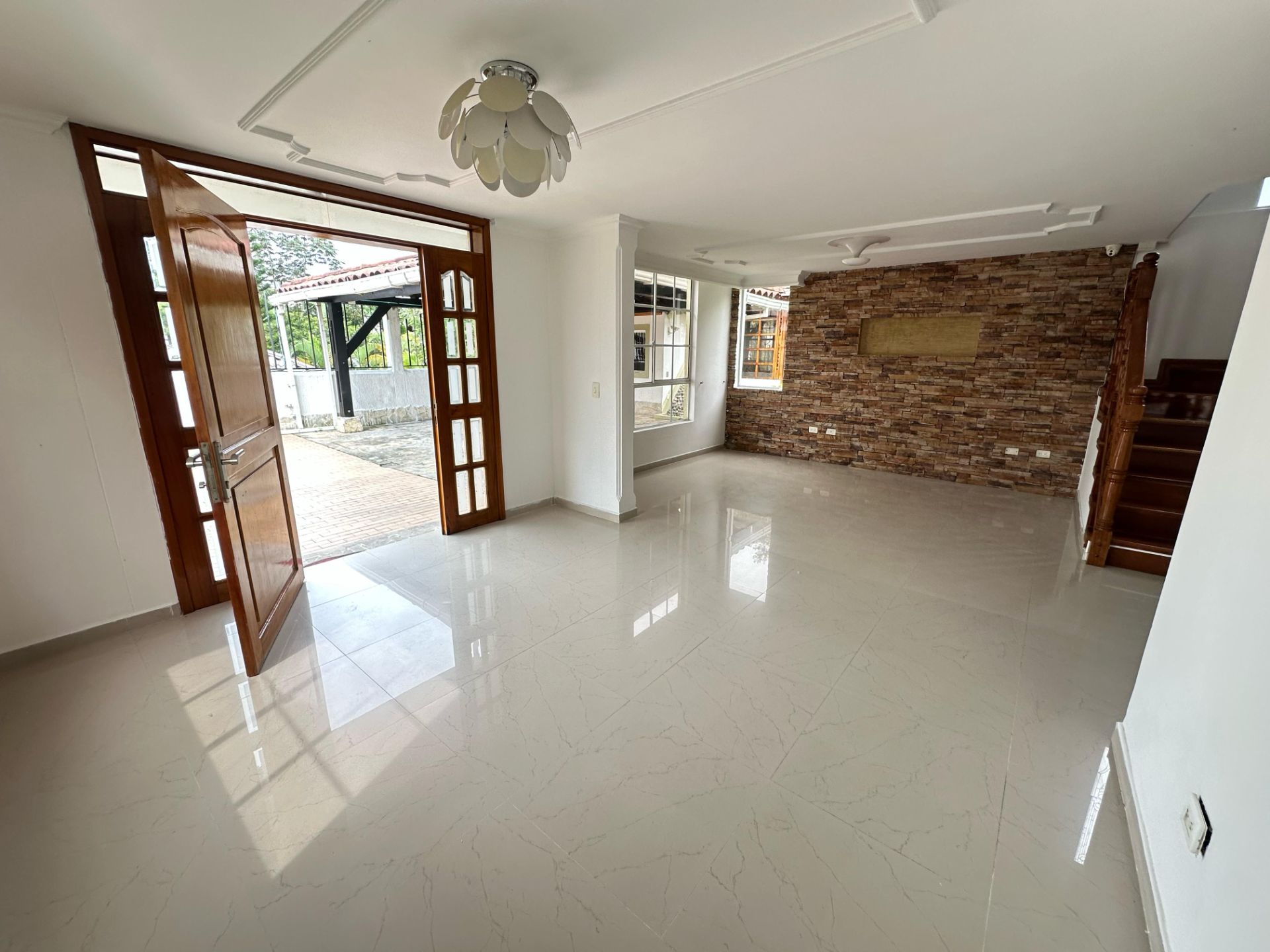 SE ARRIENDA CASA EN LA PASTORITA (14).jpg