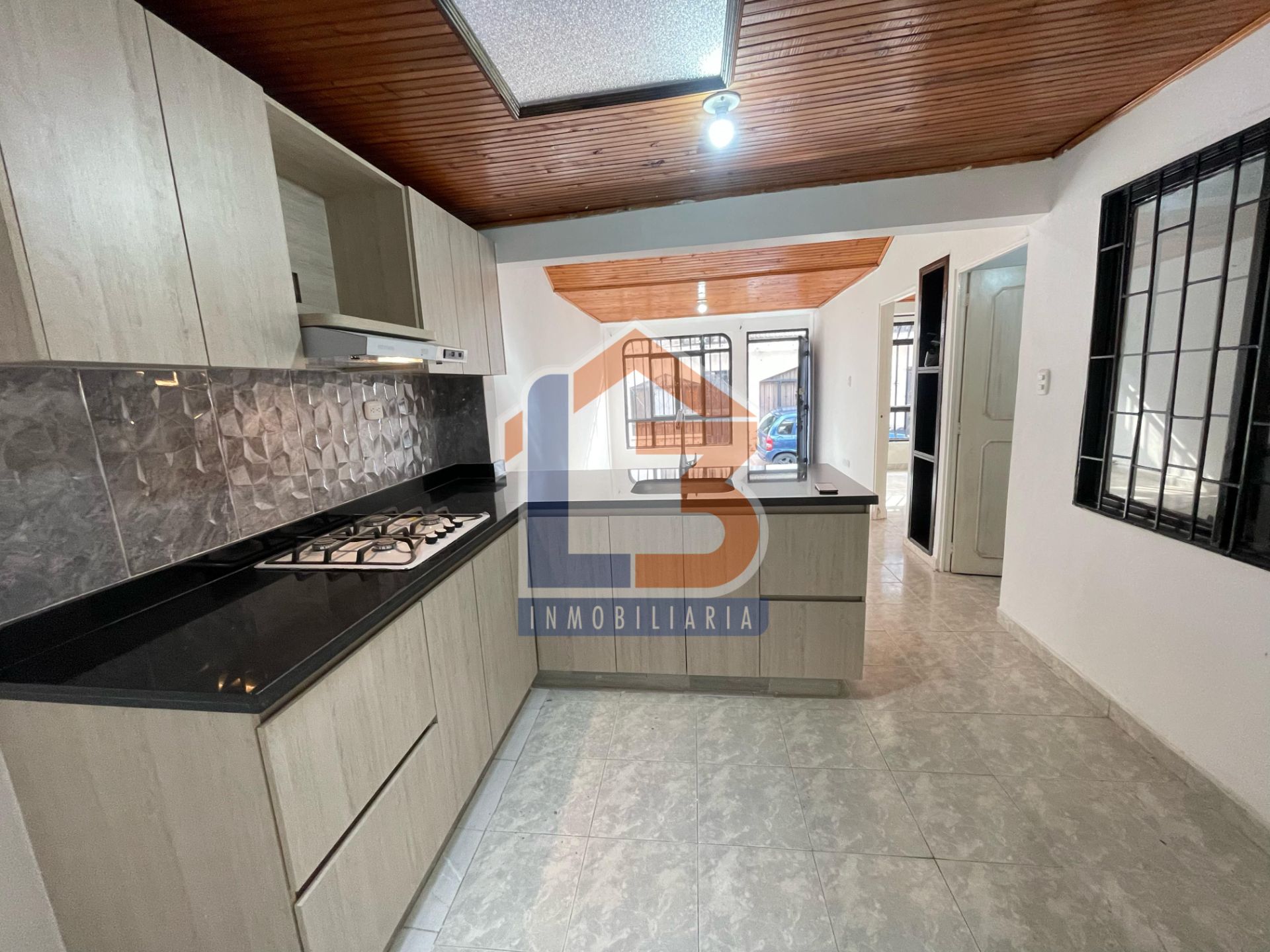 SE VENDE CASA EN EL SECTOR LIMONAR 11..jpg