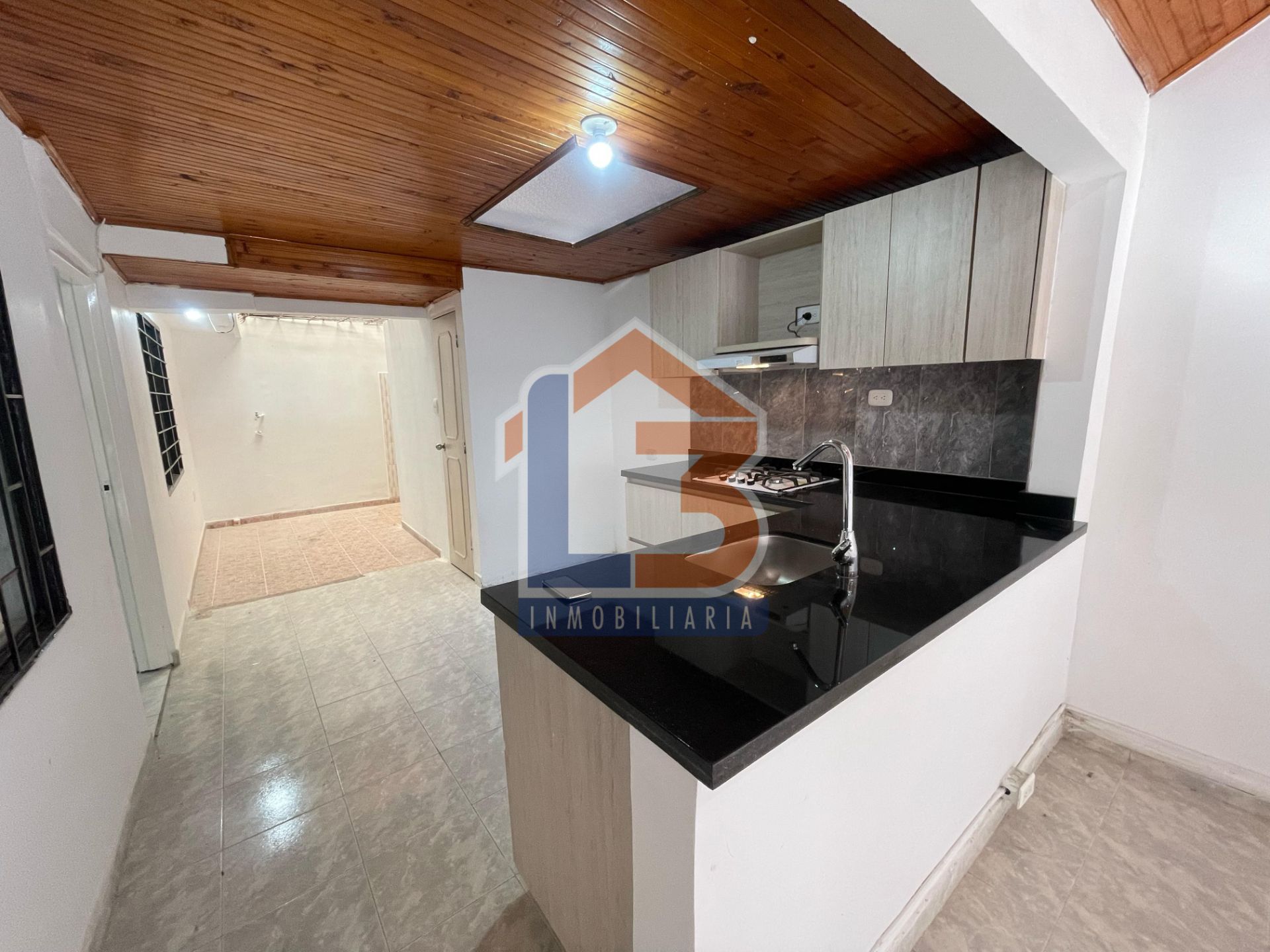 SE VENDE CASA EN EL SECTOR LIMONAR 14..jpg