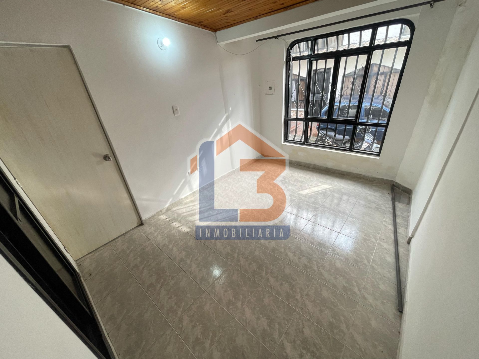 SE VENDE CASA EN EL SECTOR LIMONAR 17..jpg